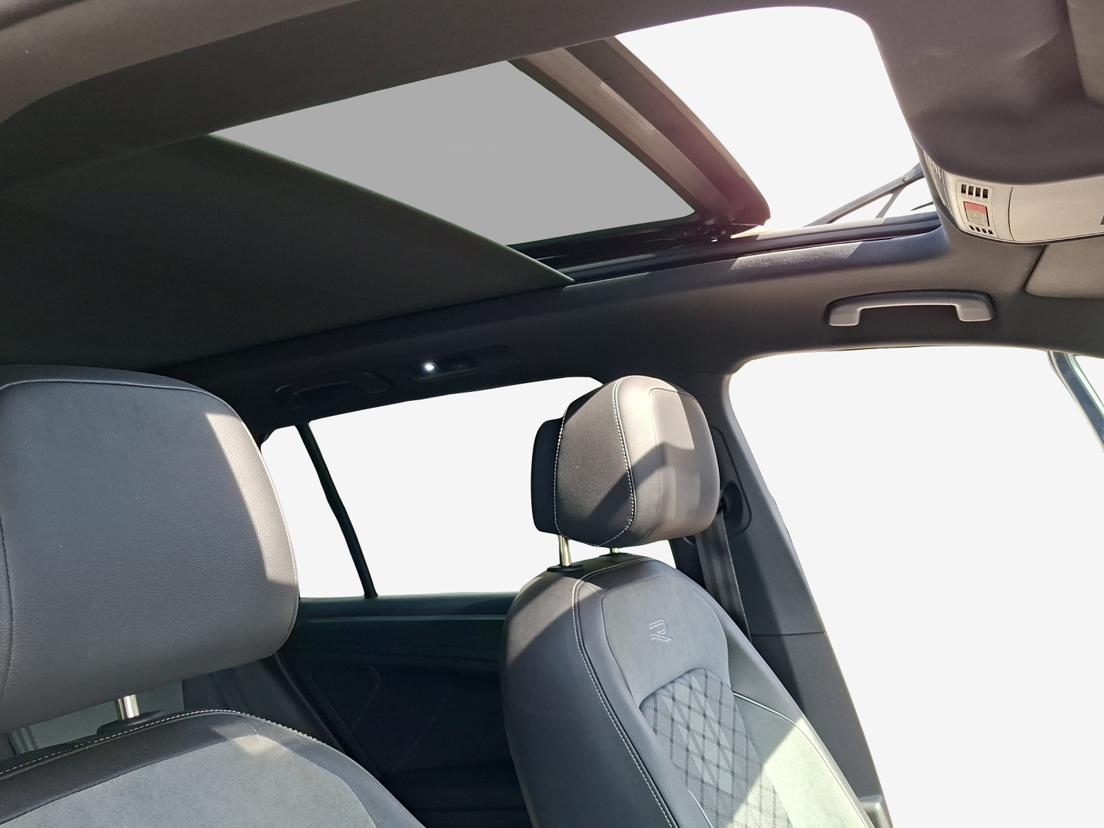 VW Tiguan 2.0TSI R-Line 4Motion DSG-image-15