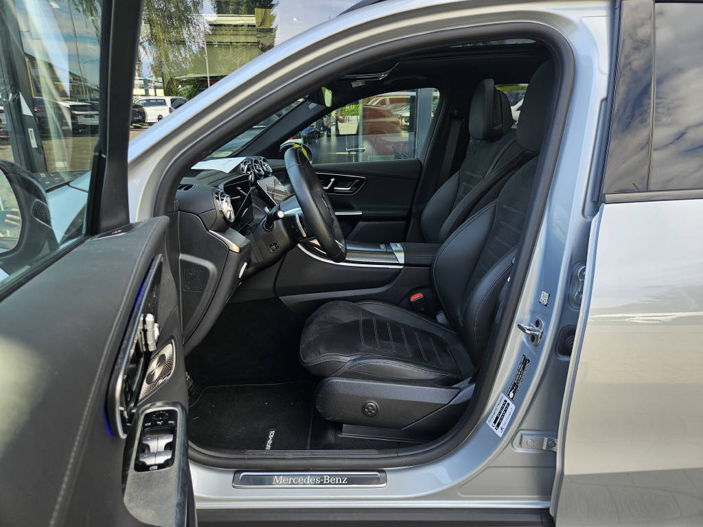 MERCEDES-BENZ GLC 300 e 4Matic AMG Line-image-5