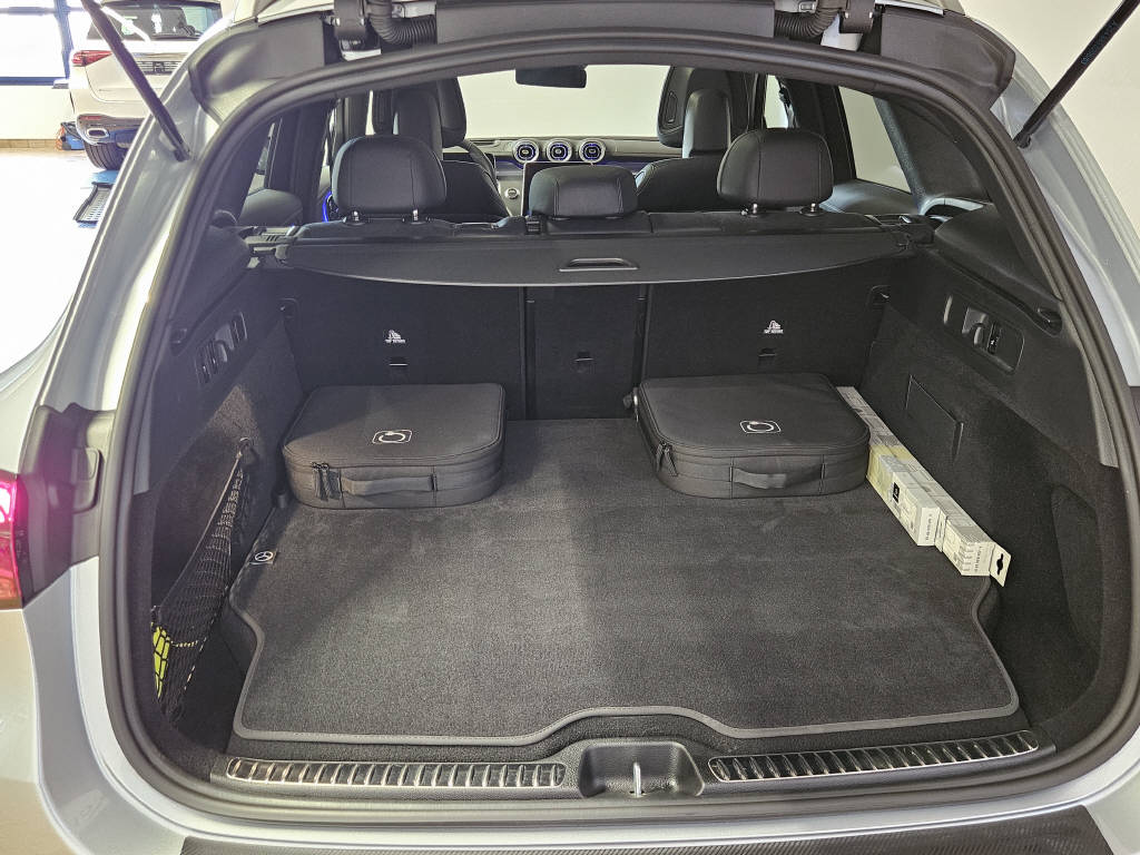 MERCEDES-BENZ GLC 300 e 4Matic AMG Line-image-3