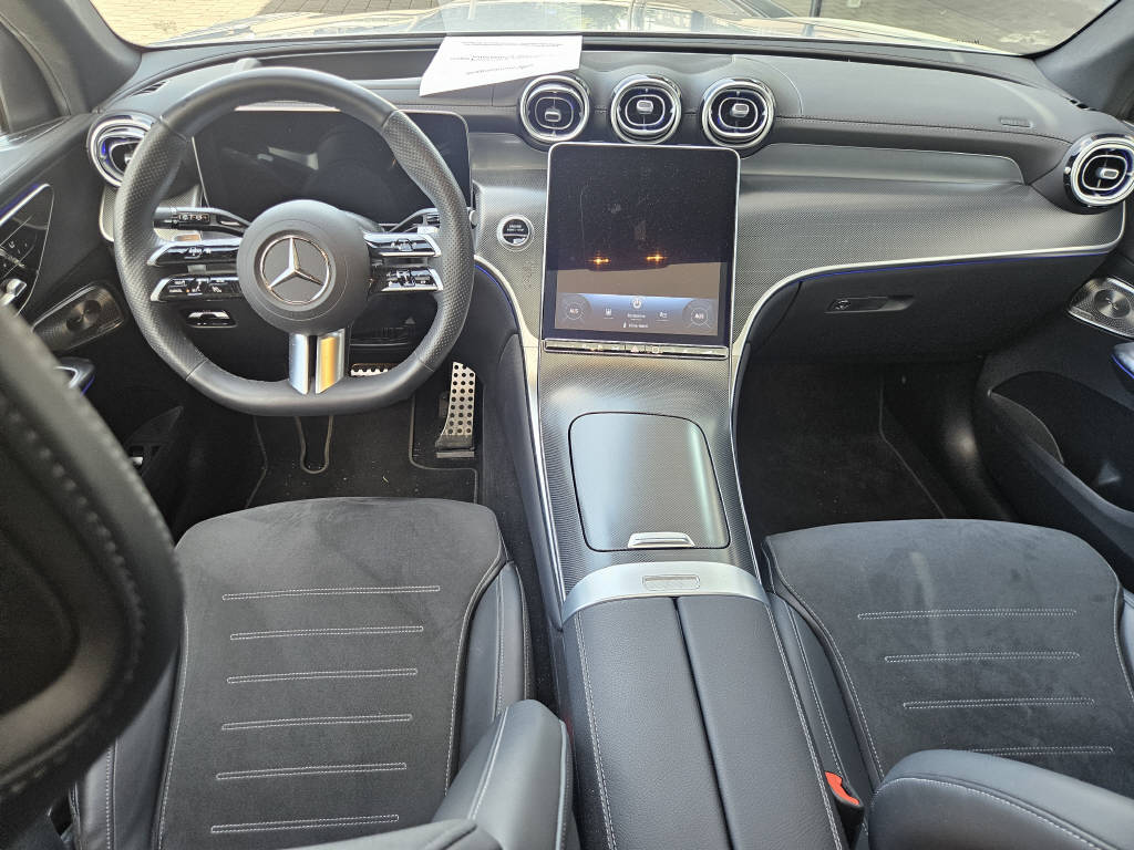 MERCEDES-BENZ GLC 300 e 4Matic AMG Line-image-6