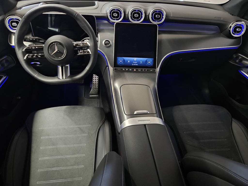 MERCEDES-BENZ GLC 300 e 4Matic AMG Line-image-6
