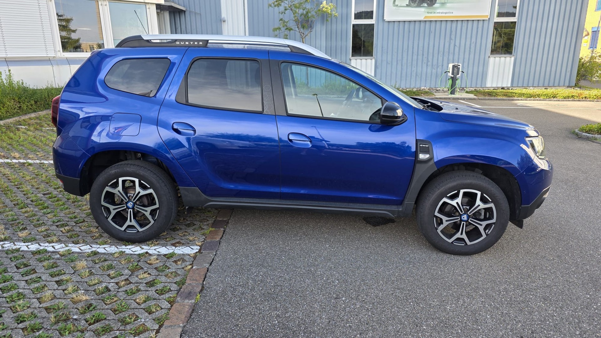 DACIA Duster TCe 150 Celebration 4x4 Kamera 360-image-6