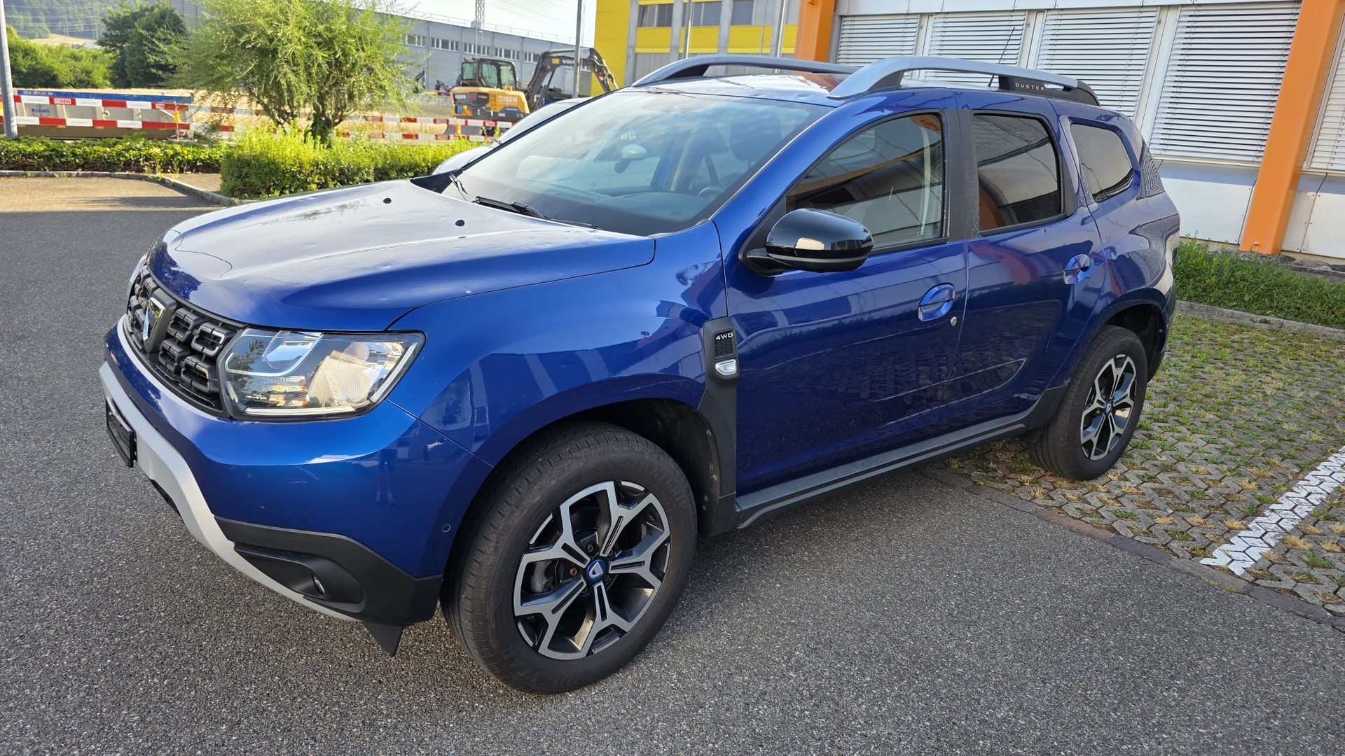 DACIA Duster TCe 150 Celebration 4x4 Kamera 360-image-1