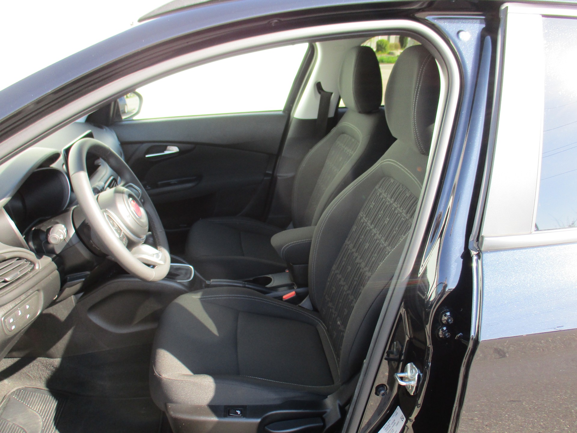 FIAT Tipo 1.5 MHEV Swiss Edition Cross-image-5