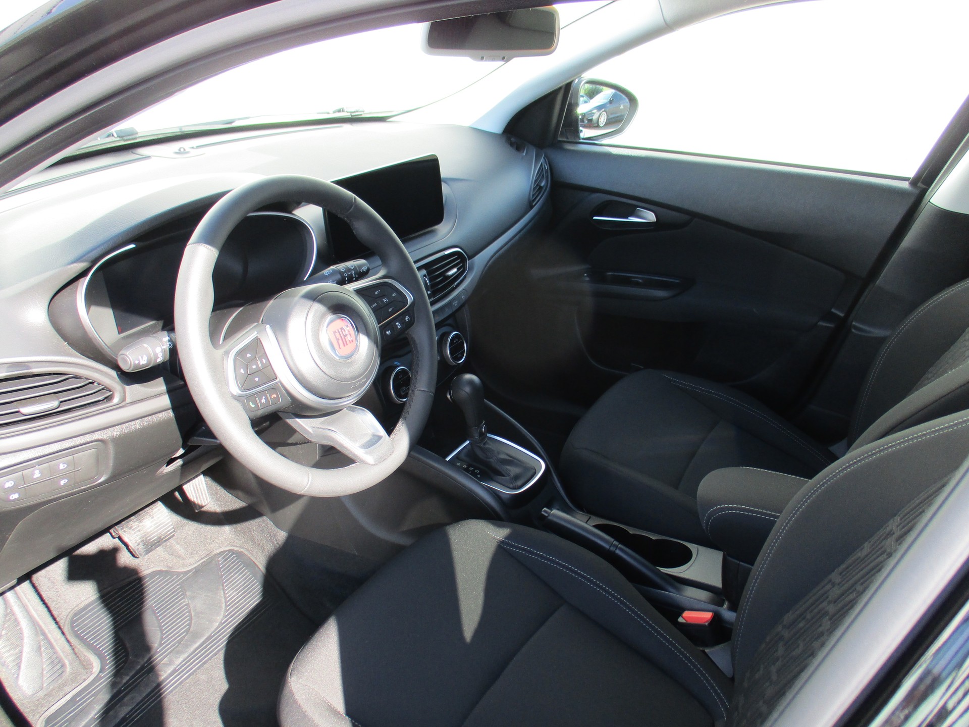 FIAT Tipo 1.5 MHEV Swiss Edition Cross-image-6