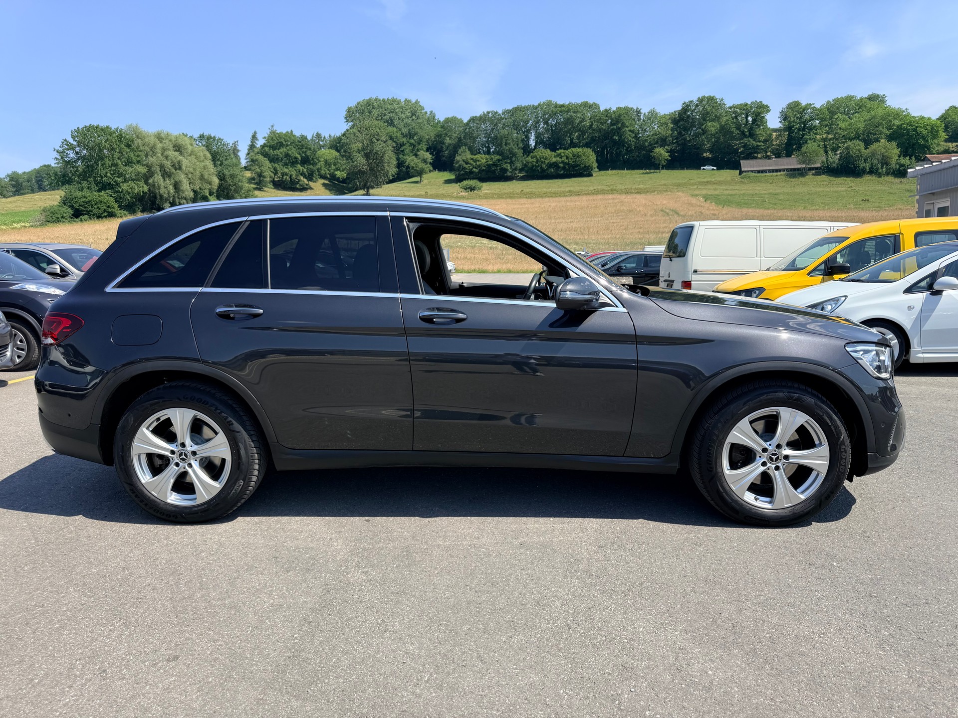 MERCEDES-BENZ GLC 220 d AMG Line Plus 4Matic 9G-Tronic-image-5