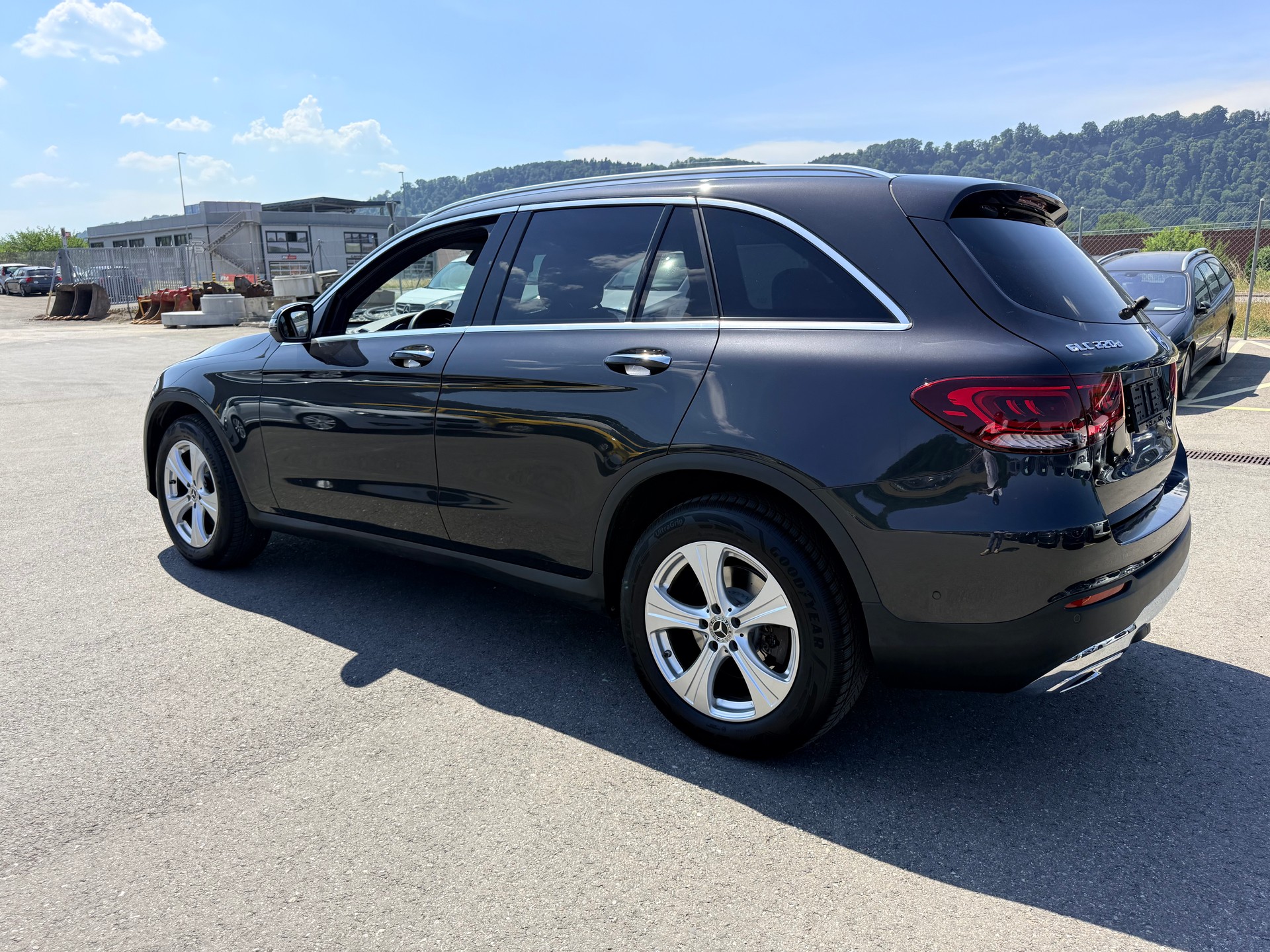 MERCEDES-BENZ GLC 220 d AMG Line Plus 4Matic 9G-Tronic-image-9