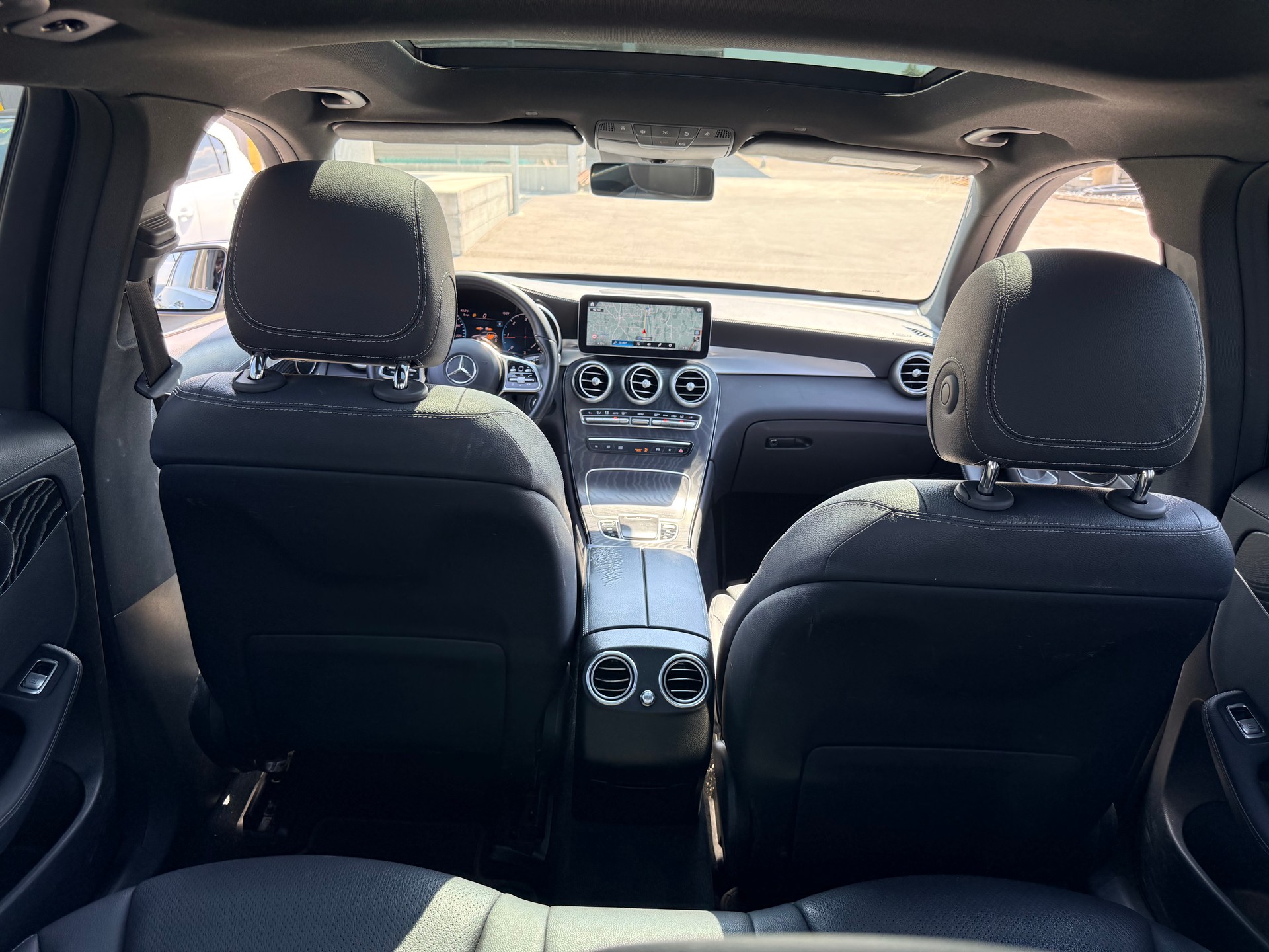 MERCEDES-BENZ GLC 220 d AMG Line Plus 4Matic 9G-Tronic-image-10