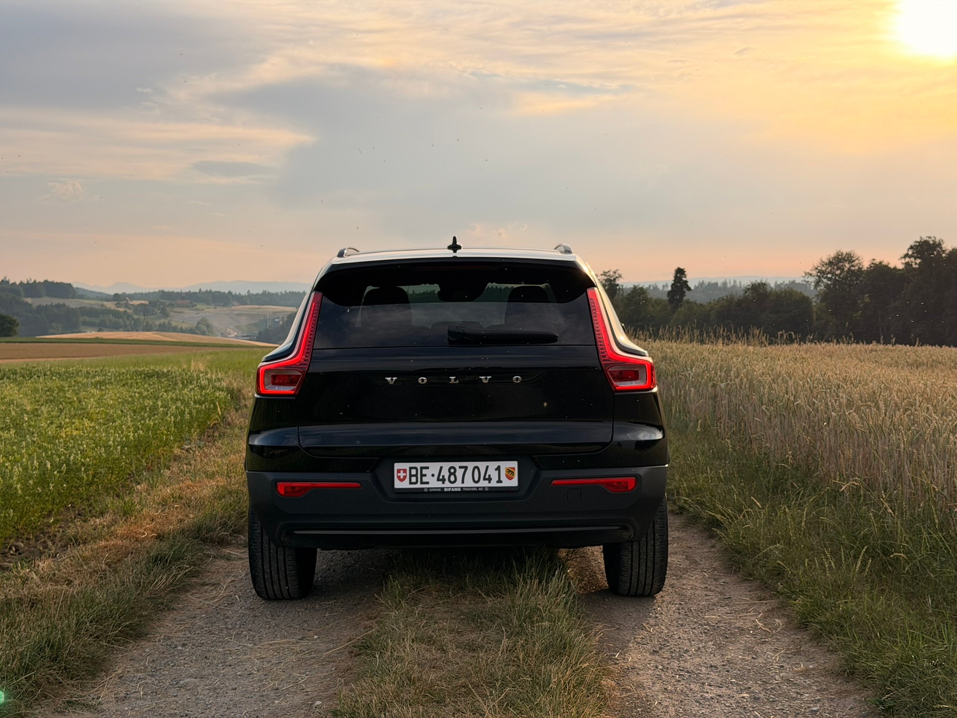 VOLVO 2.0 B4 MH R-Design AWD-image-5