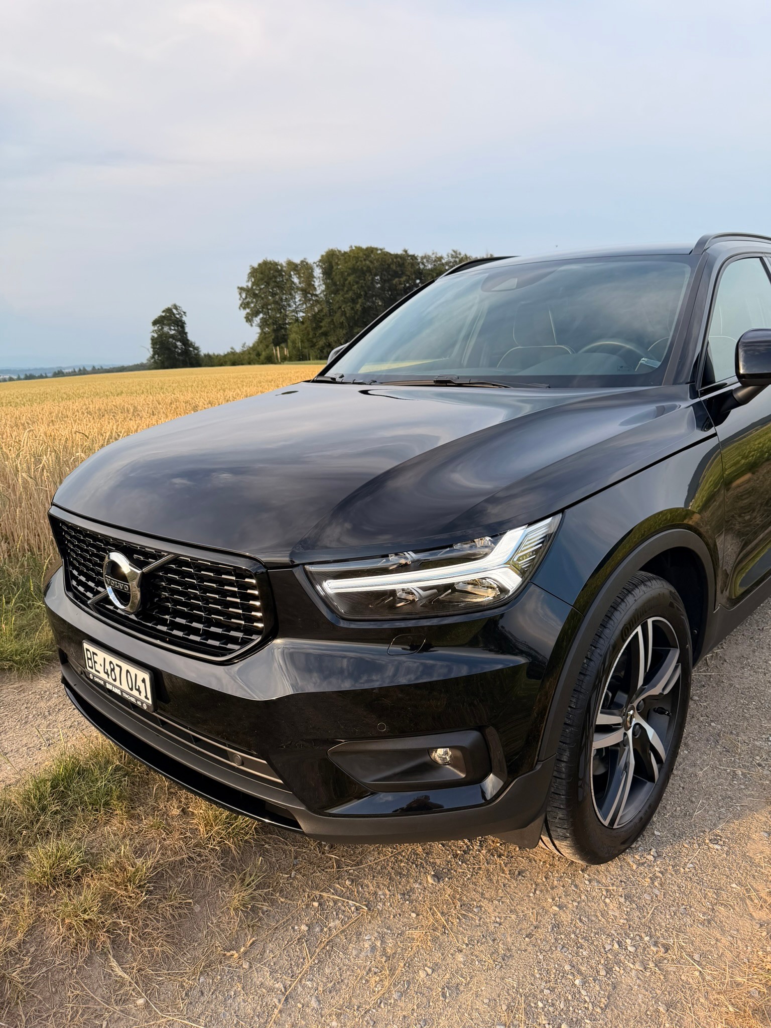 VOLVO 2.0 B4 MH R-Design AWD-image-1