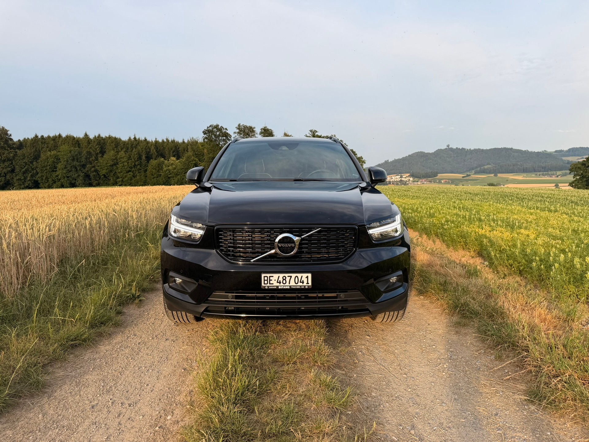VOLVO 2.0 B4 MH R-Design AWD-image-3