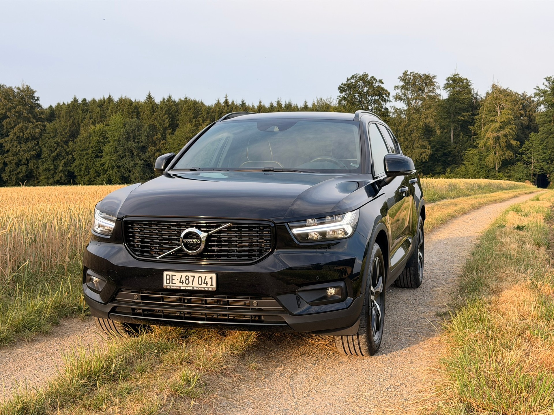 VOLVO 2.0 B4 MH R-Design AWD-image-2