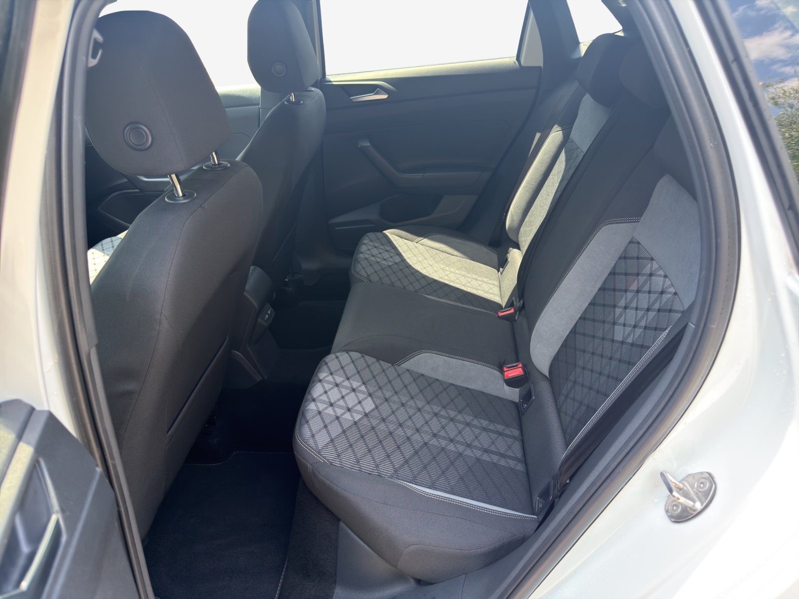 VW Polo 1.0 TSI R-Line DSG-image-11