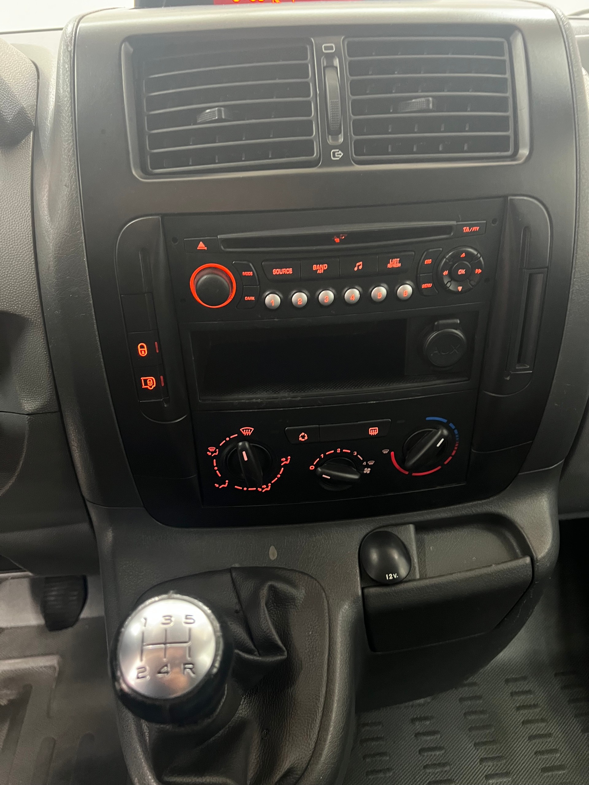 PEUGEOT Expert 1.6 HDi 227 L1H1-image-11