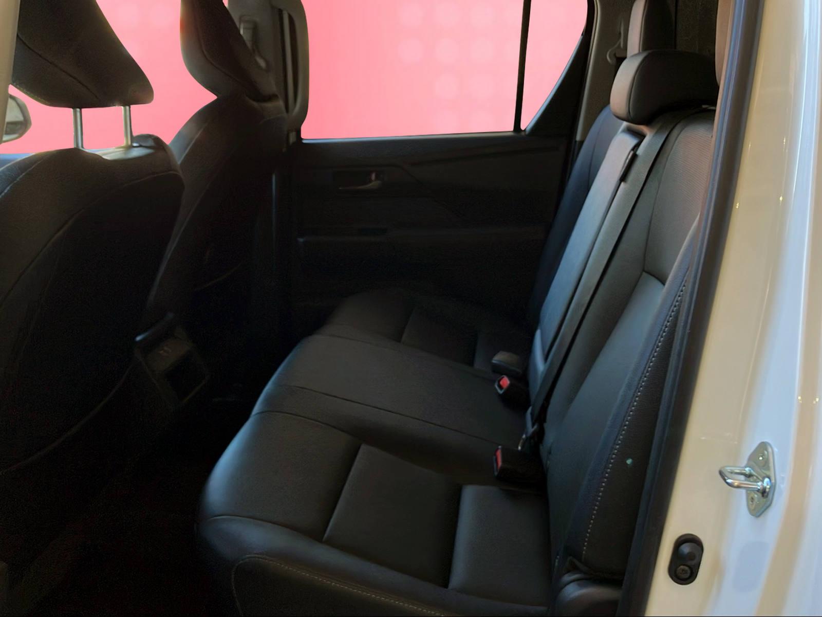 TOYOTA Hilux Double Cab.-Pick-up 59KWh Style-image-6