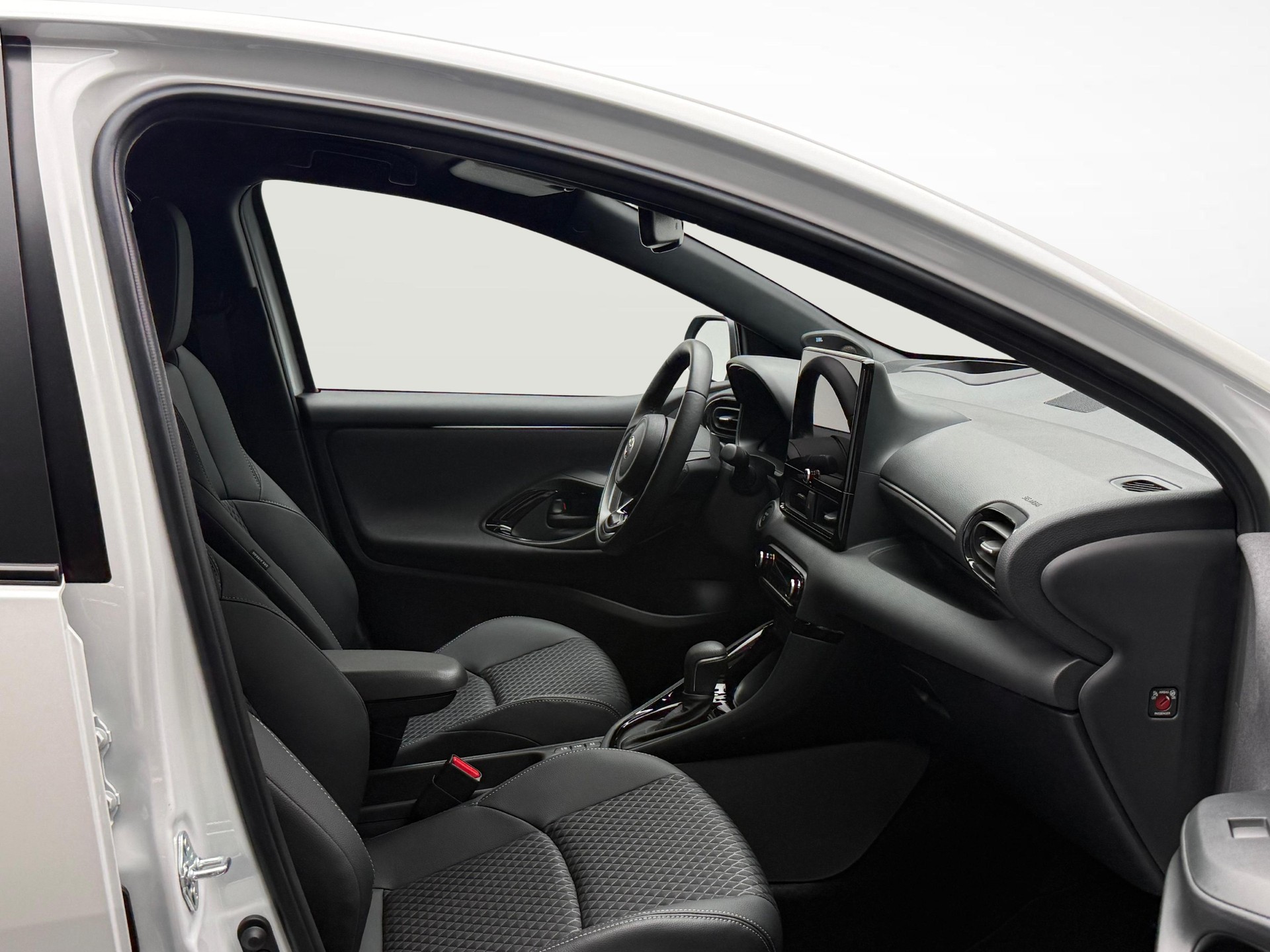 TOYOTA Yaris 1.5 VVT-i HSD Premium-image-9