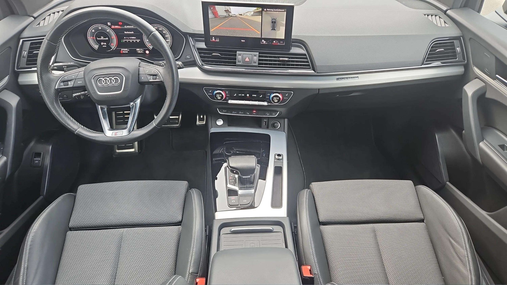 AUDI Q5 40 TDI S line quattro S-tronic mit Panoramadach & 5J Werksgarantie oder bis 100000km-image-9