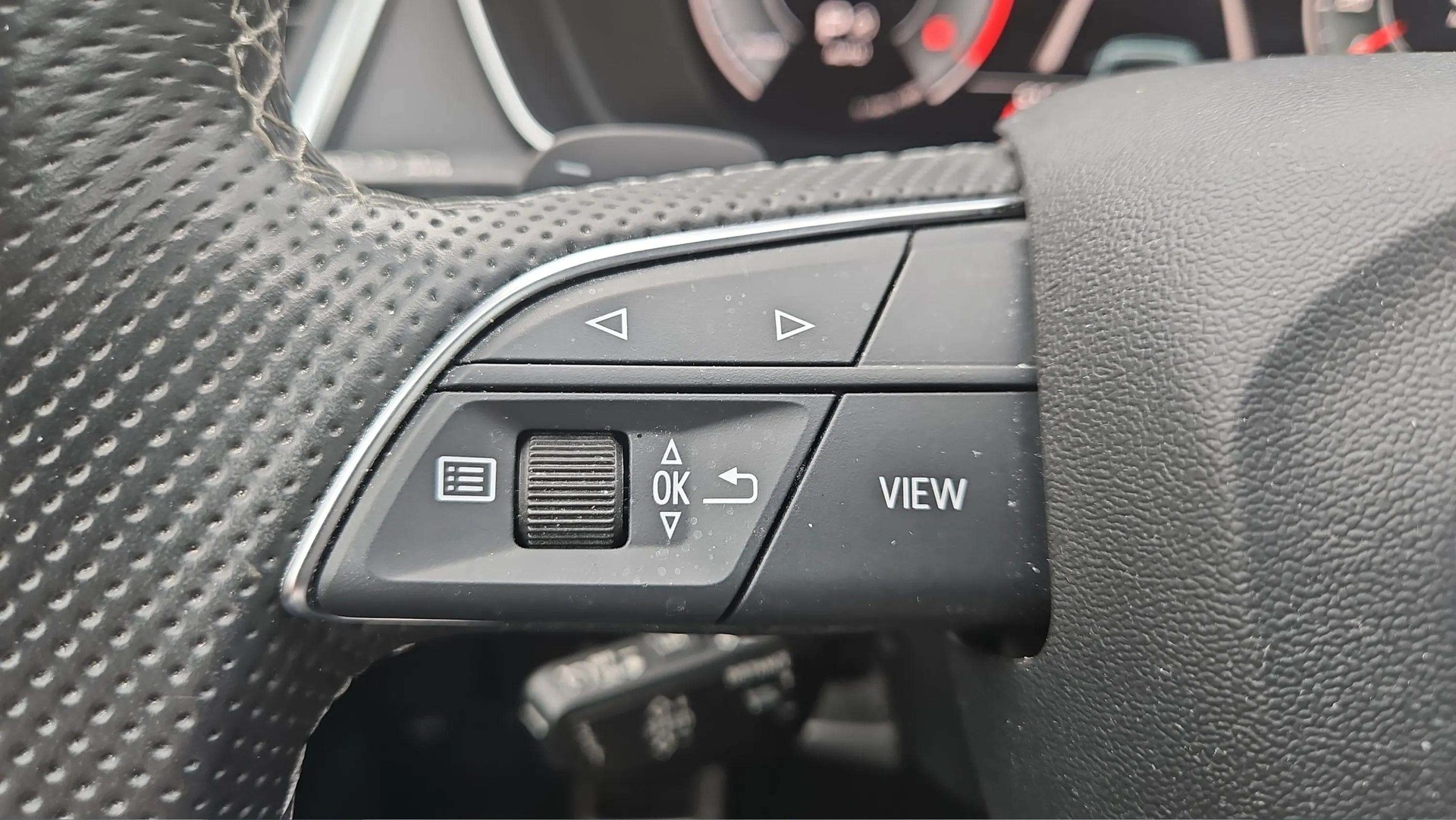 AUDI Q5 40 TDI S line quattro S-tronic mit Panoramadach & 5J Werksgarantie oder bis 100000km-image-30