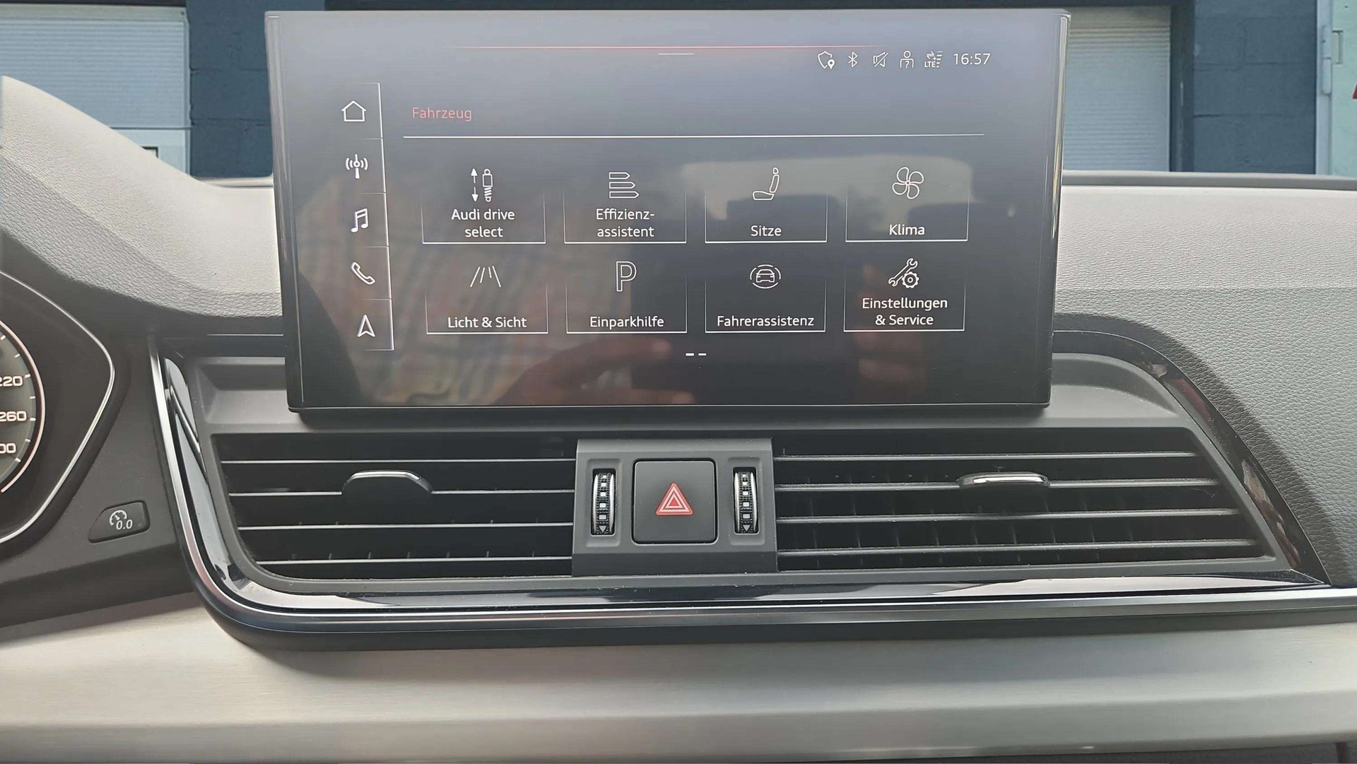 AUDI Q5 40 TDI S line quattro S-tronic mit Panoramadach & 5J Werksgarantie oder bis 100000km-image-22