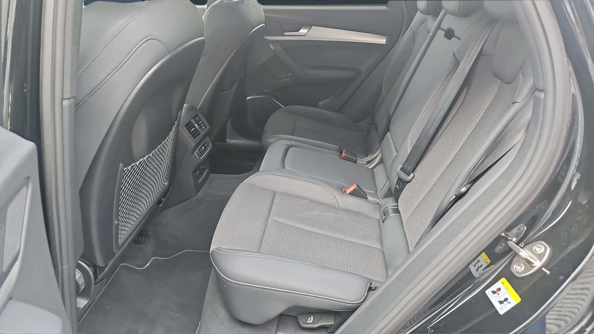 AUDI Q5 40 TDI S line quattro S-tronic mit Panoramadach & 5J Werksgarantie oder bis 100000km-image-12