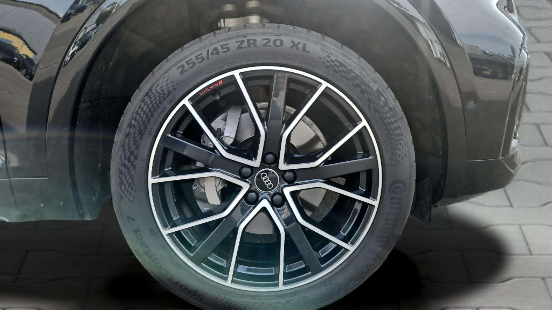 AUDI Q5 40 TDI S line quattro S-tronic mit Panoramadach & 5J Werksgarantie oder bis 100000km-image-32
