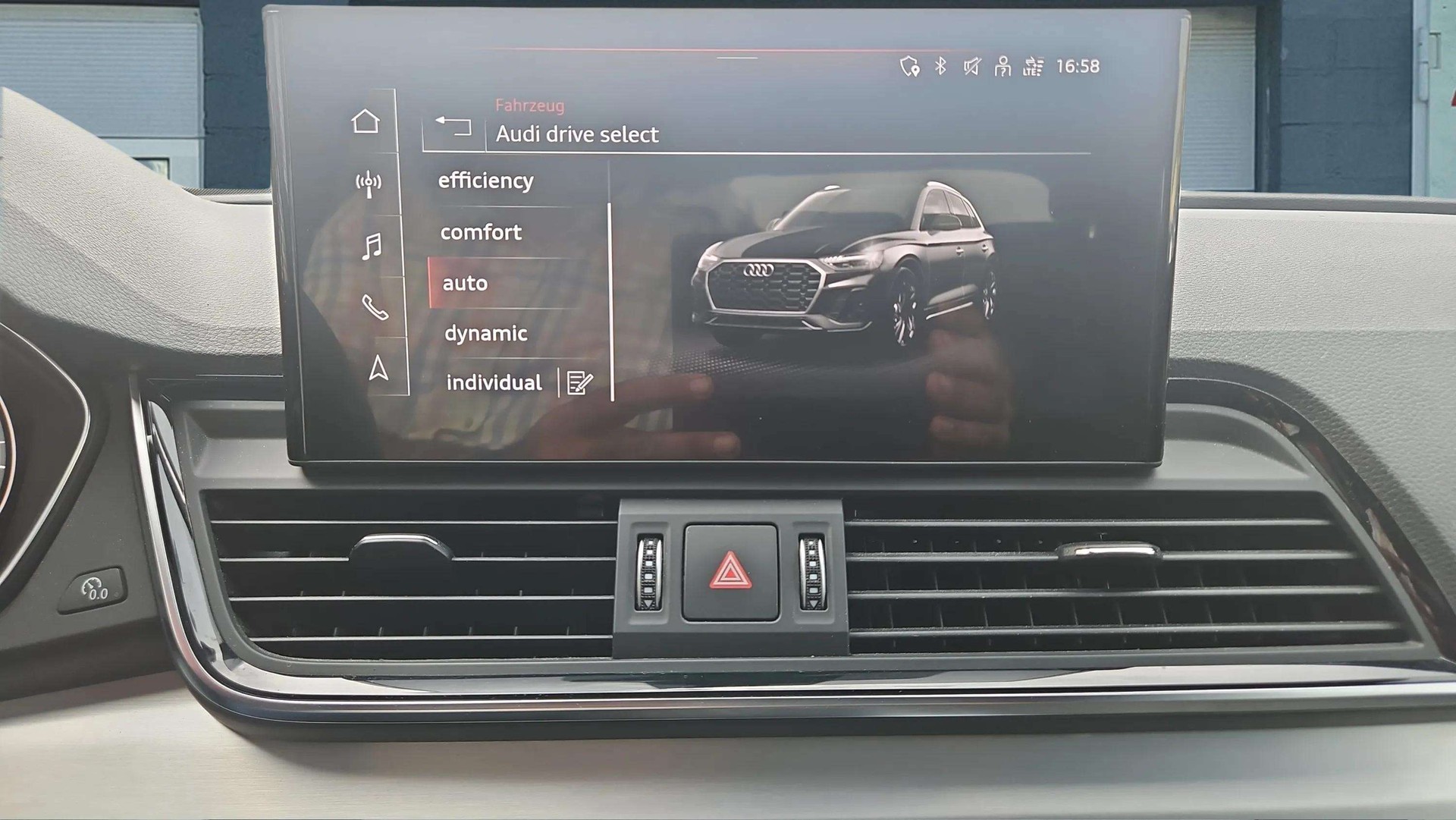 AUDI Q5 40 TDI S line quattro S-tronic mit Panoramadach & 5J Werksgarantie oder bis 100000km-image-25
