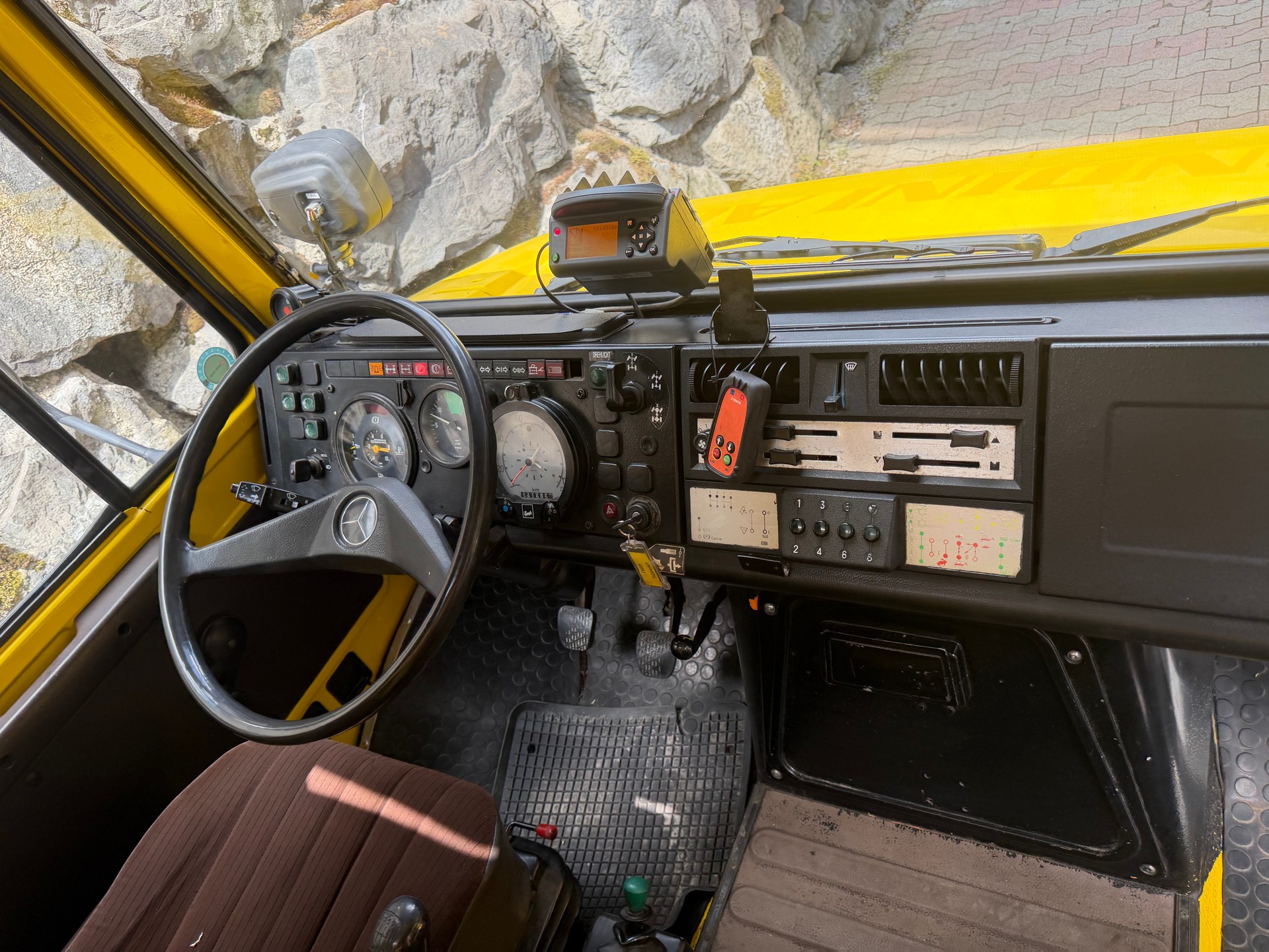 UNIMOG U 1400-image-9