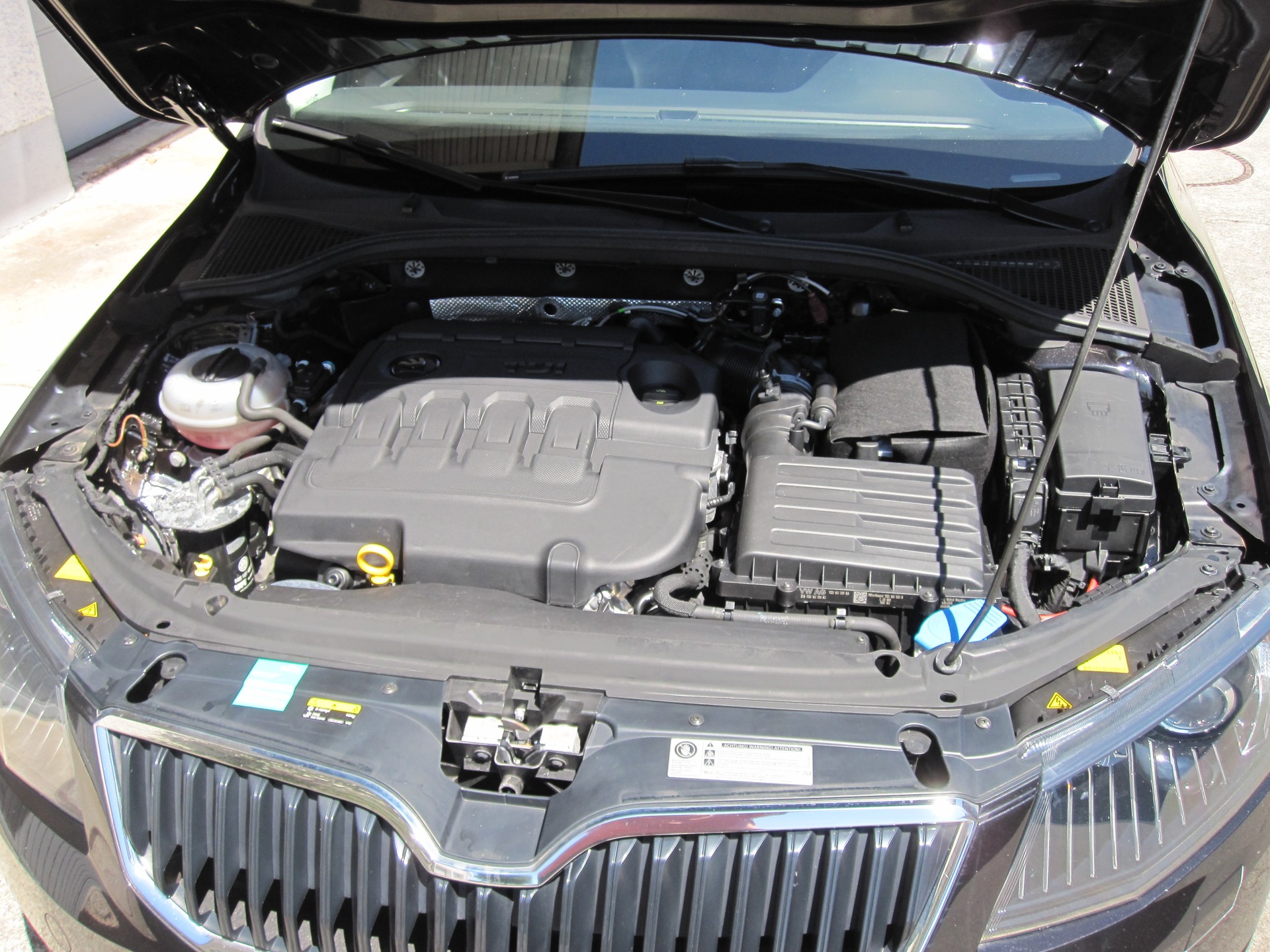 SKODA Octavia Combi 2.0 TDI Style DSG-image-8