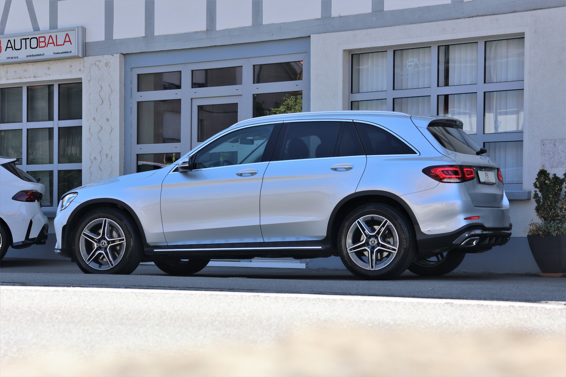 MERCEDES-BENZ GLC 220 d AMG Line 4Matic 9G-Tronic (CH)-showroom-element-3