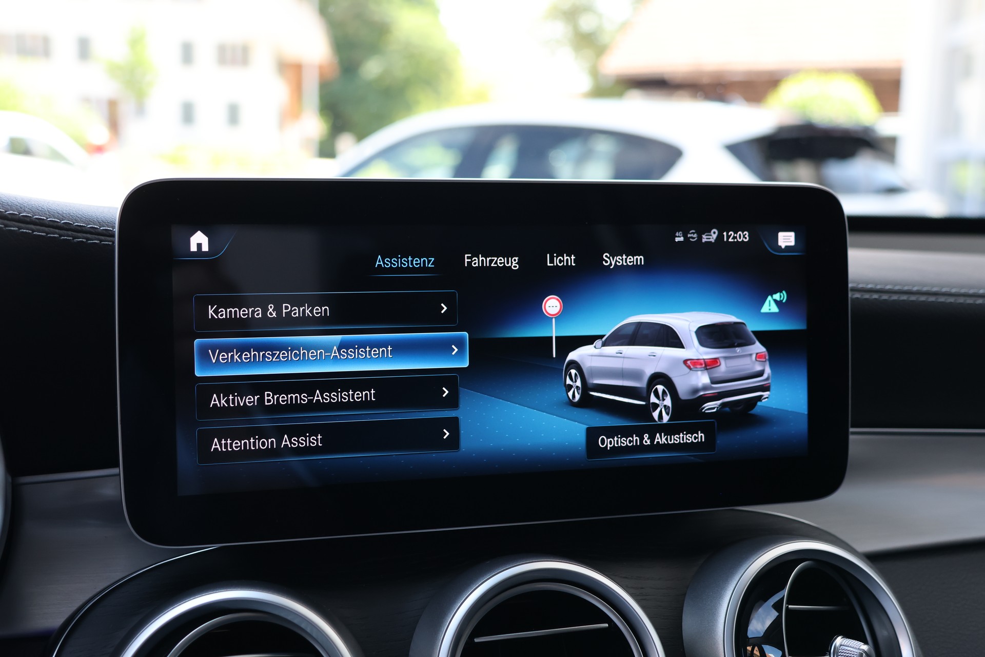 MERCEDES-BENZ GLC 220 d AMG Line 4Matic 9G-Tronic (CH)-image-21