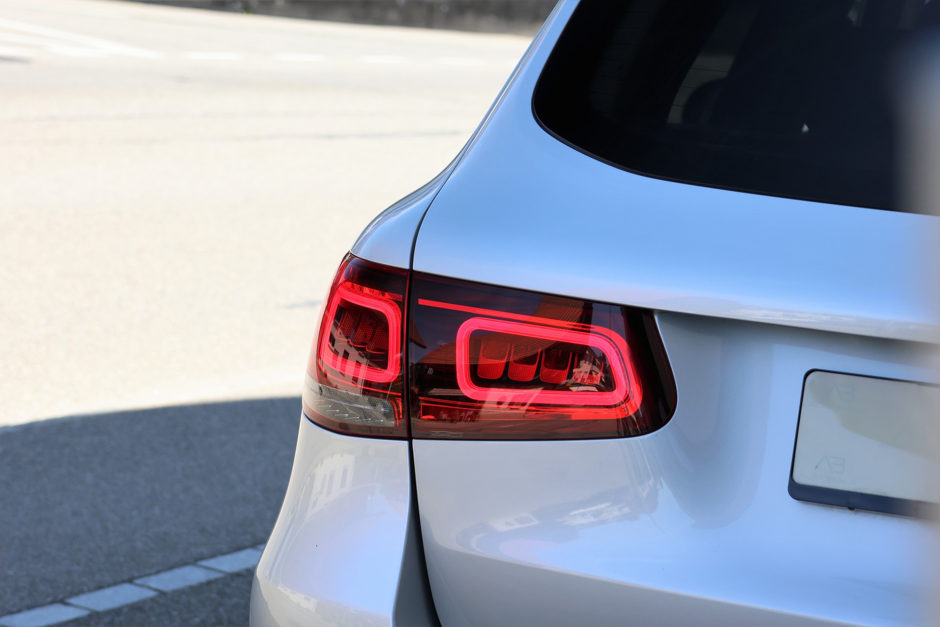 MERCEDES-BENZ GLC 220 d AMG Line 4Matic 9G-Tronic (CH)-image-5