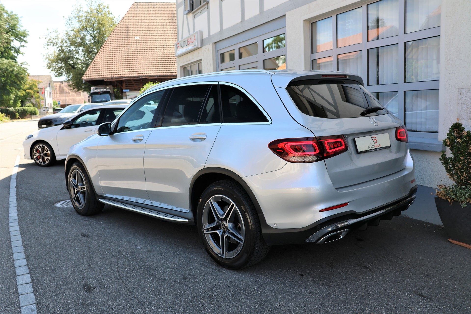MERCEDES-BENZ GLC 220 d AMG Line 4Matic 9G-Tronic (CH)-image-6