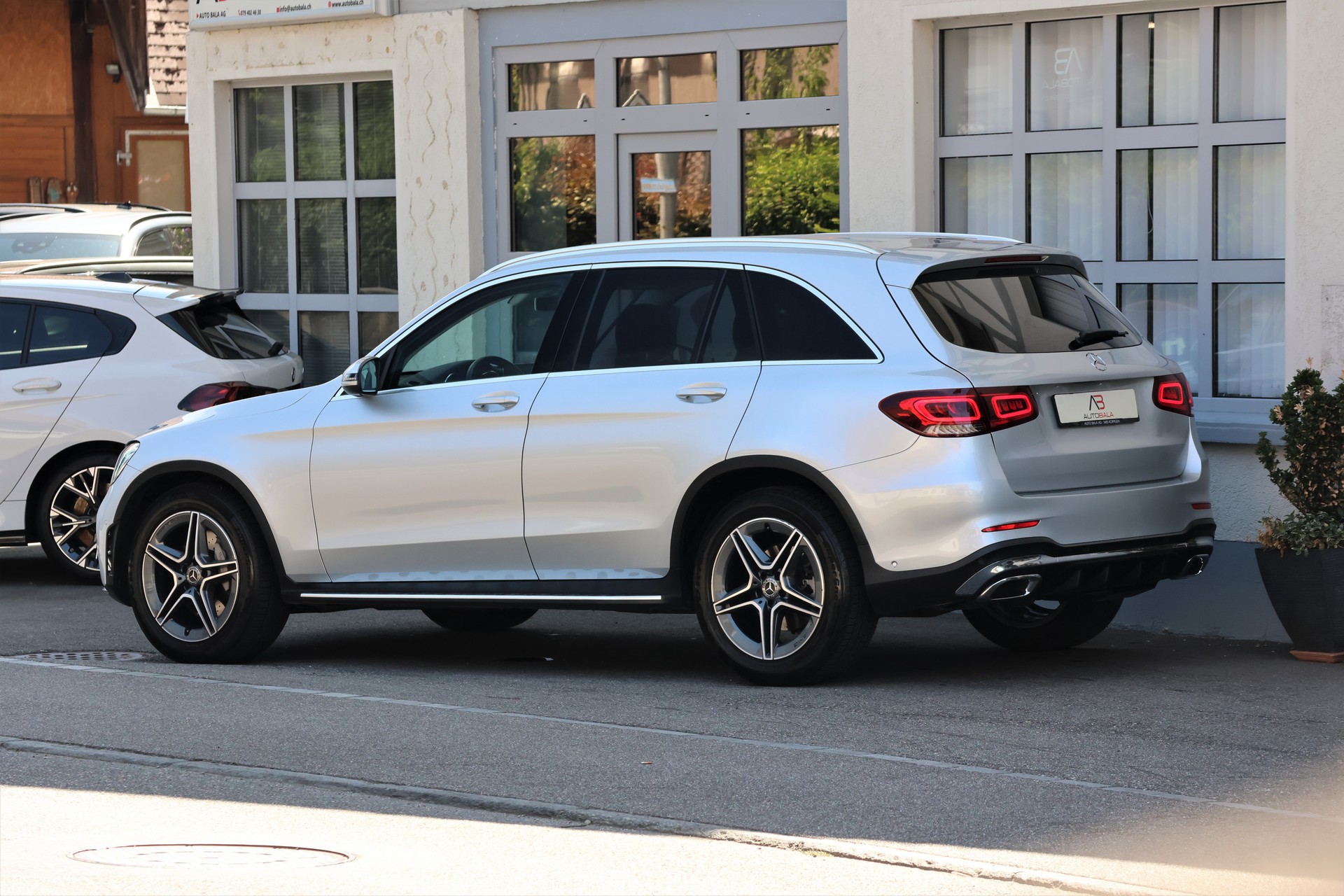 MERCEDES-BENZ GLC 220 d AMG Line 4Matic 9G-Tronic (CH)-image-4