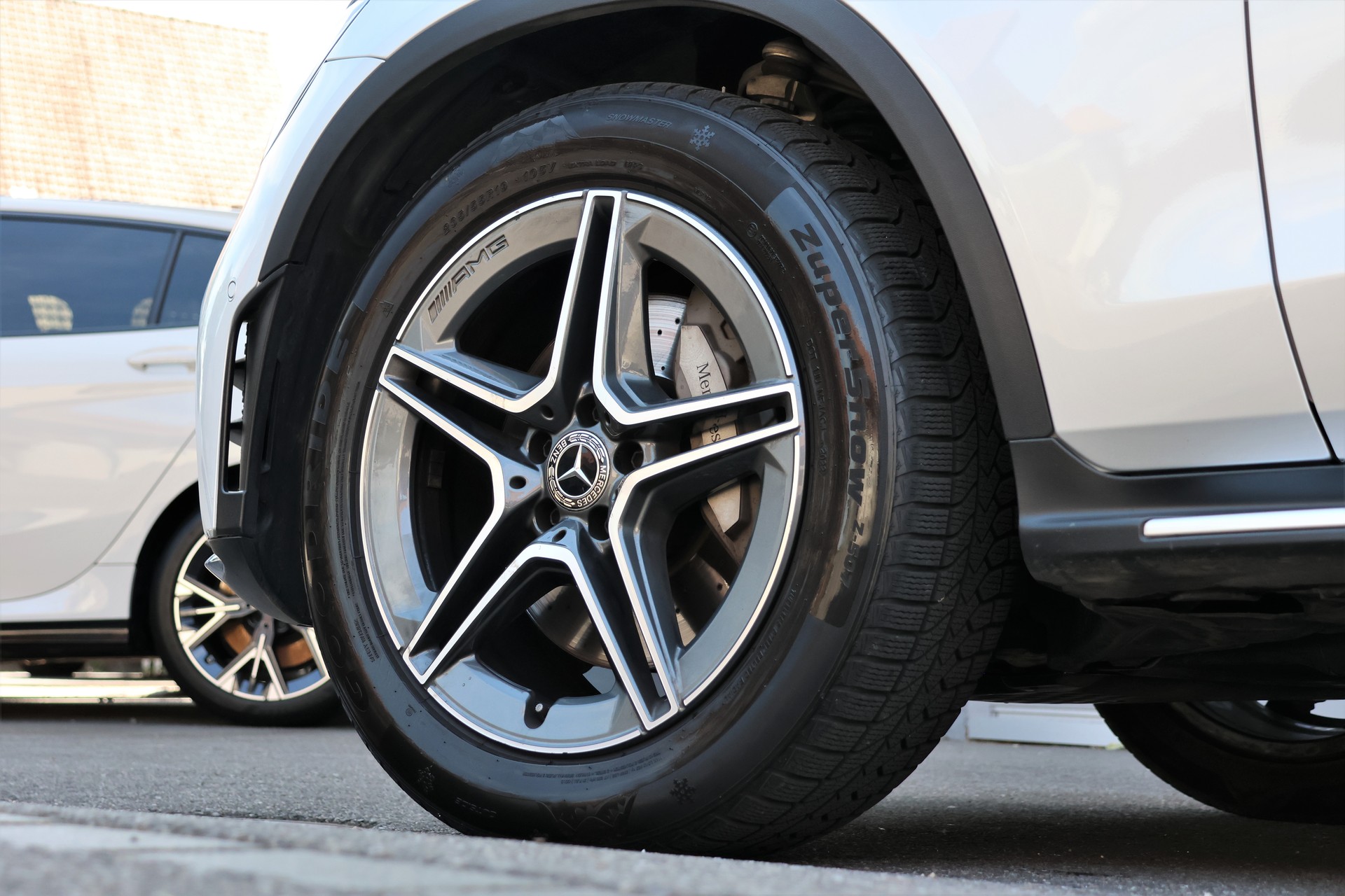 MERCEDES-BENZ GLC 220 d AMG Line 4Matic 9G-Tronic (CH)-image-7