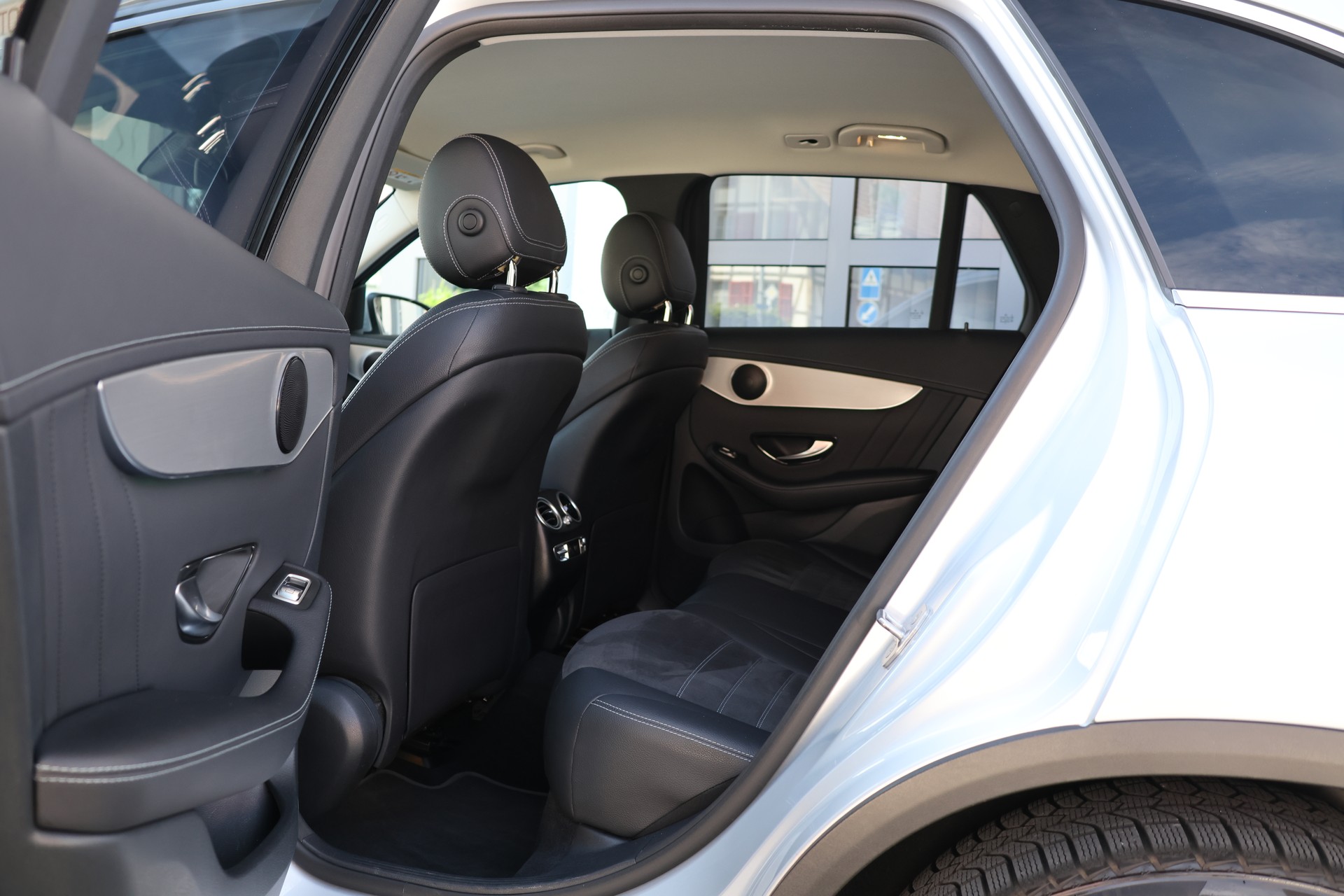 MERCEDES-BENZ GLC 220 d AMG Line 4Matic 9G-Tronic (CH)-image-12