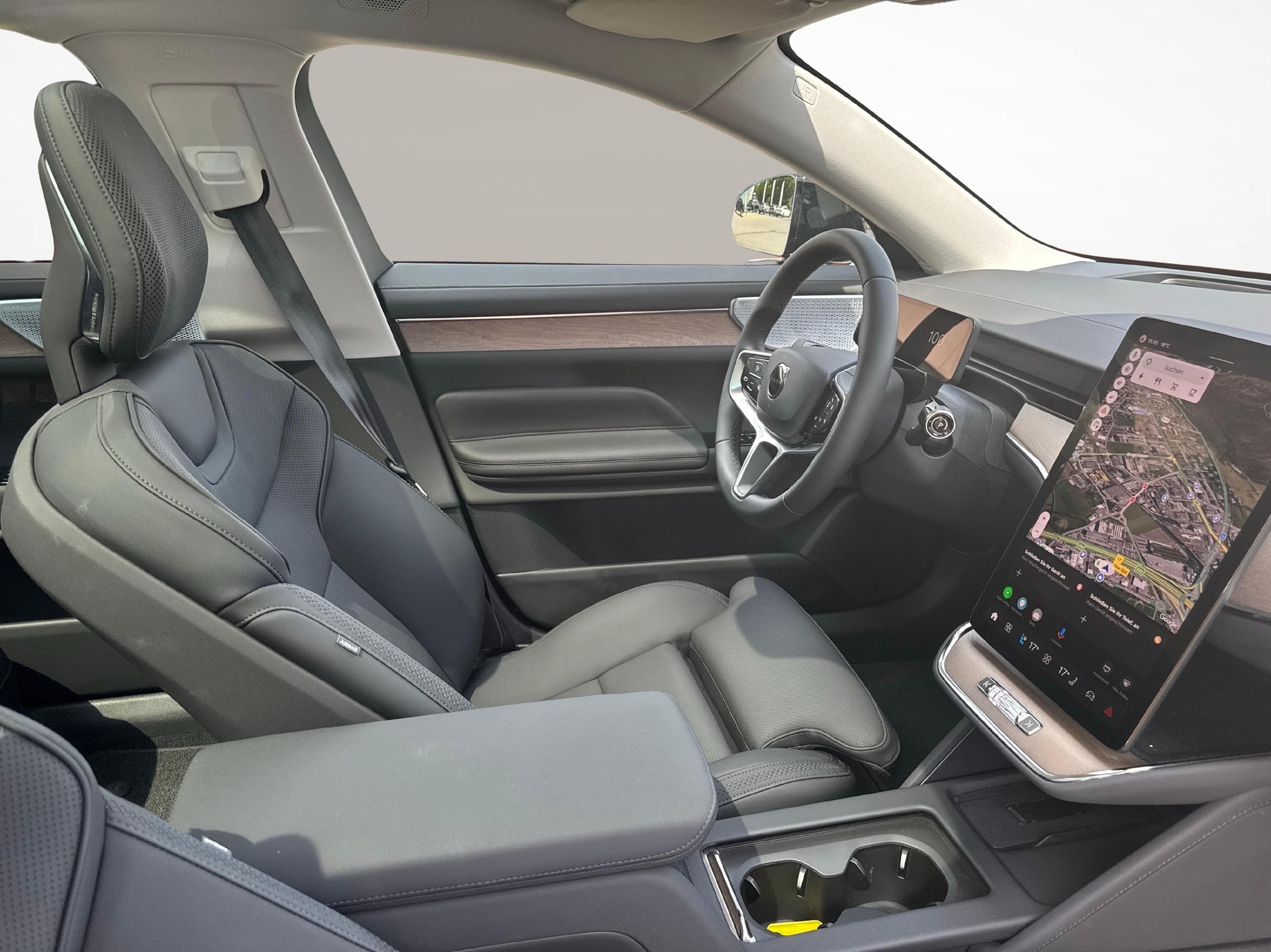 VOLVO ES90 Ultra-image-9