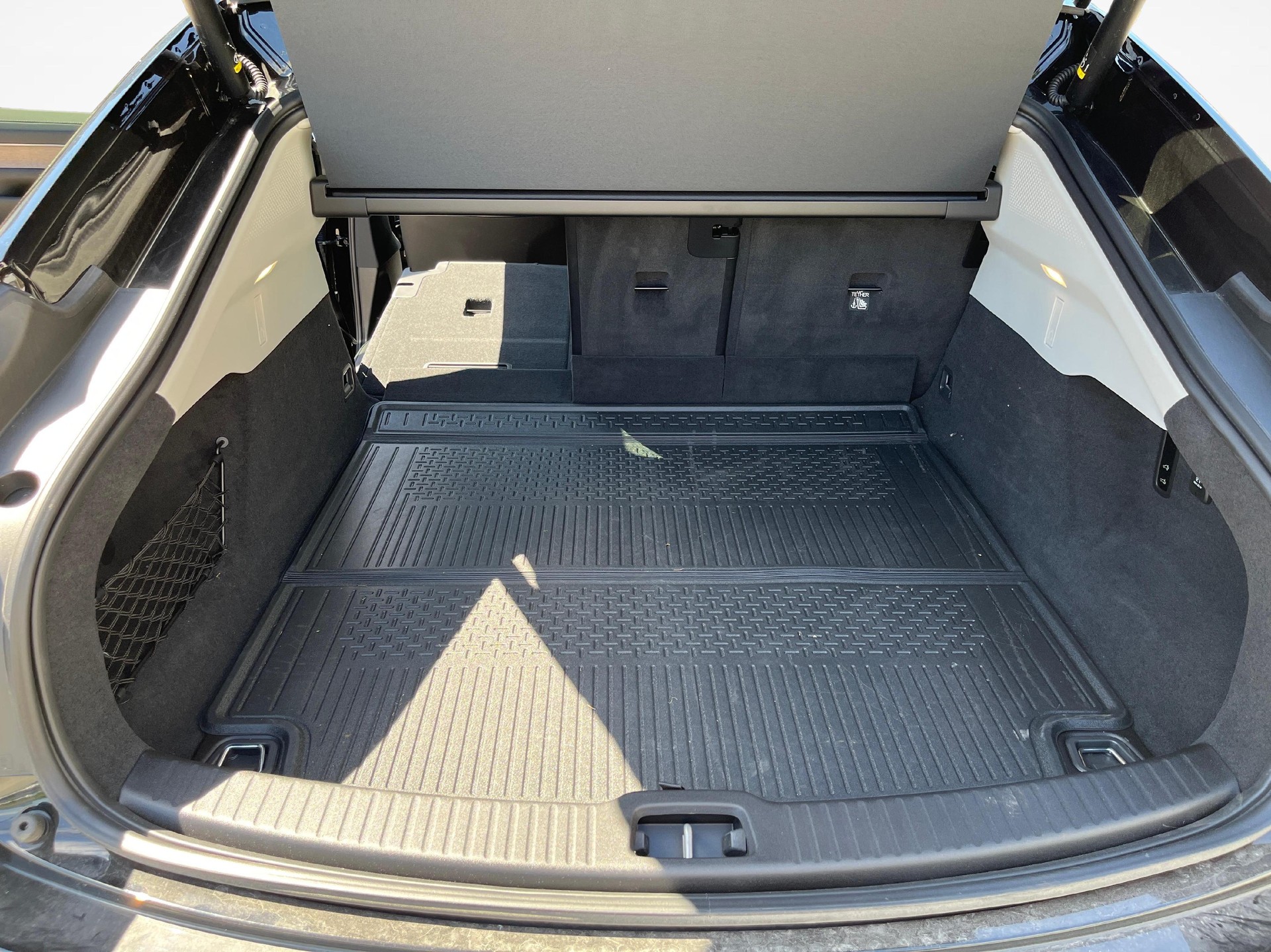 VOLVO ES90 Ultra-image-12