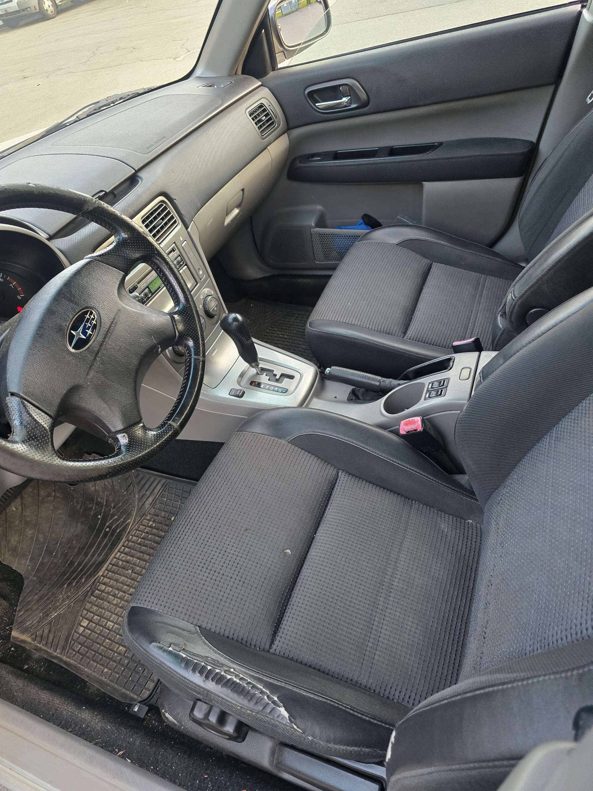 SUBARU Forester 2.0XT Club Automatic-image-12