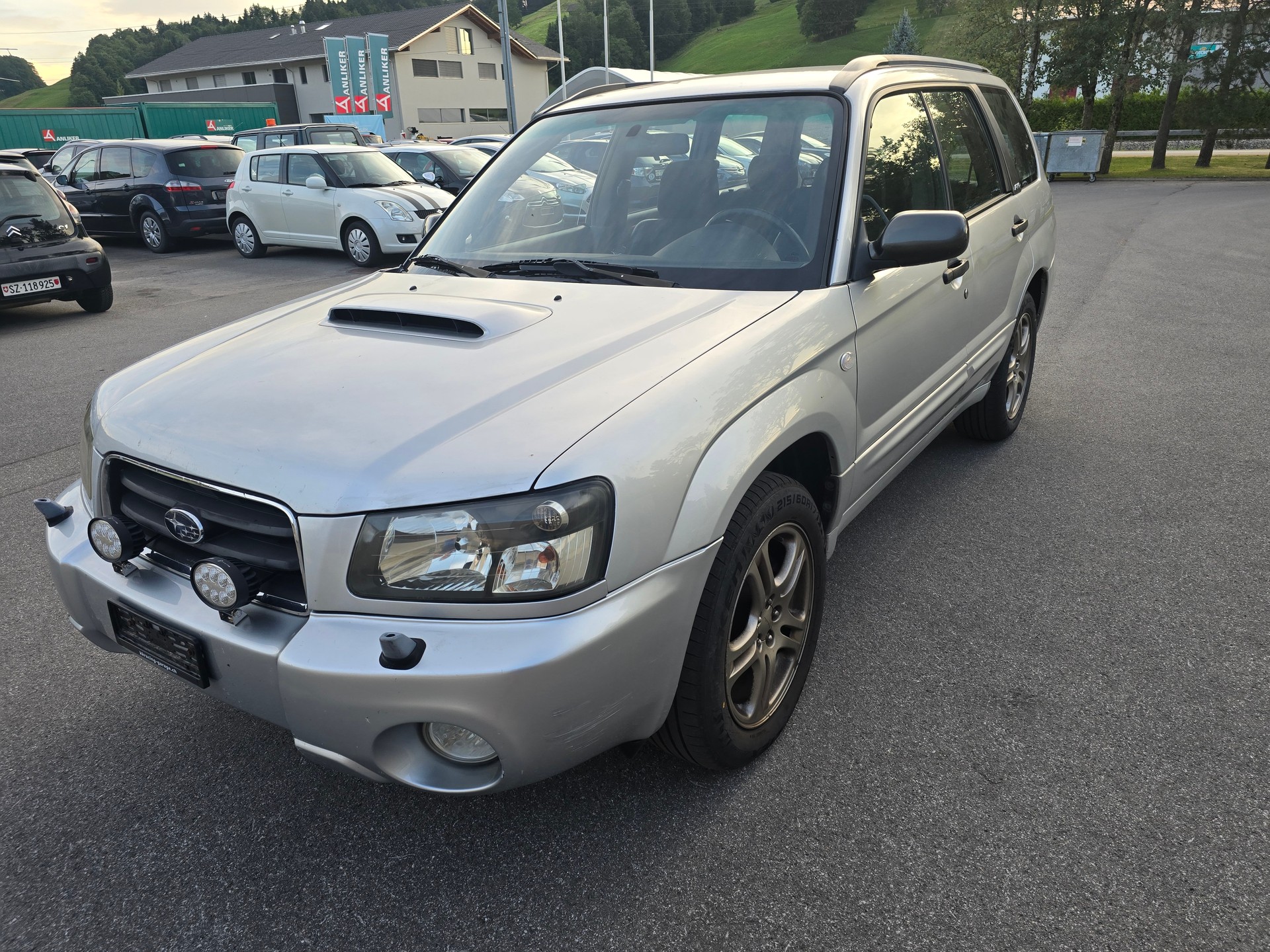 SUBARU Forester 2.0XT Club Automatic-image-2
