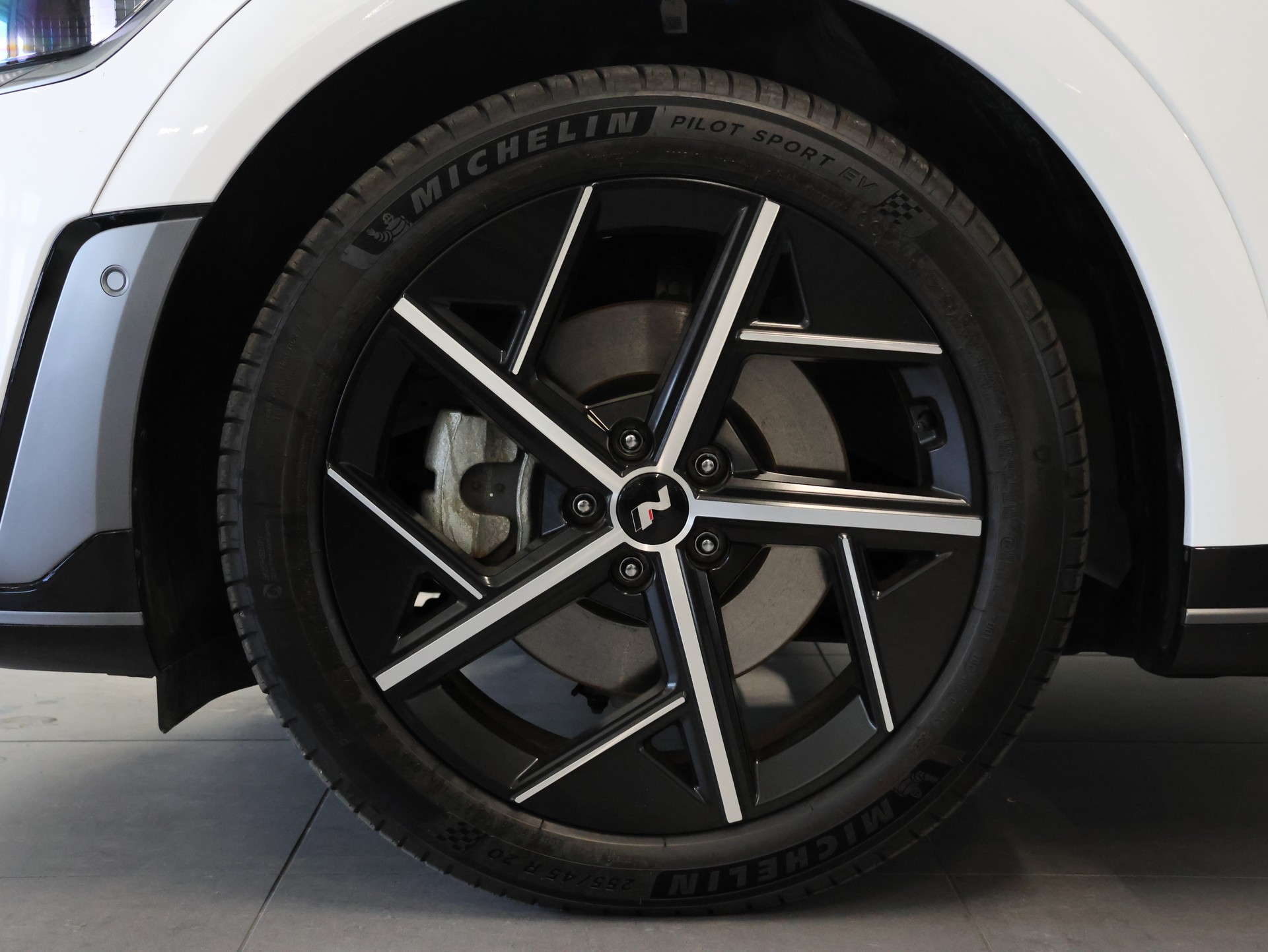 HYUNDAI Ioniq 5 *8 Jahre Akkugarantie* *360 Kamera* *5 Jahre Werksgarantie*-image-9