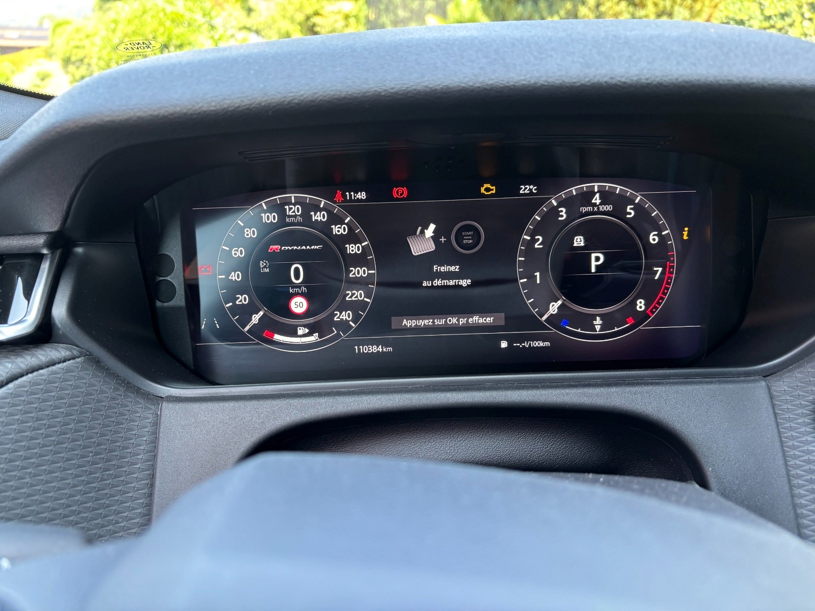 LAND ROVER 2.0 T 300 R-Dynamic-image-5