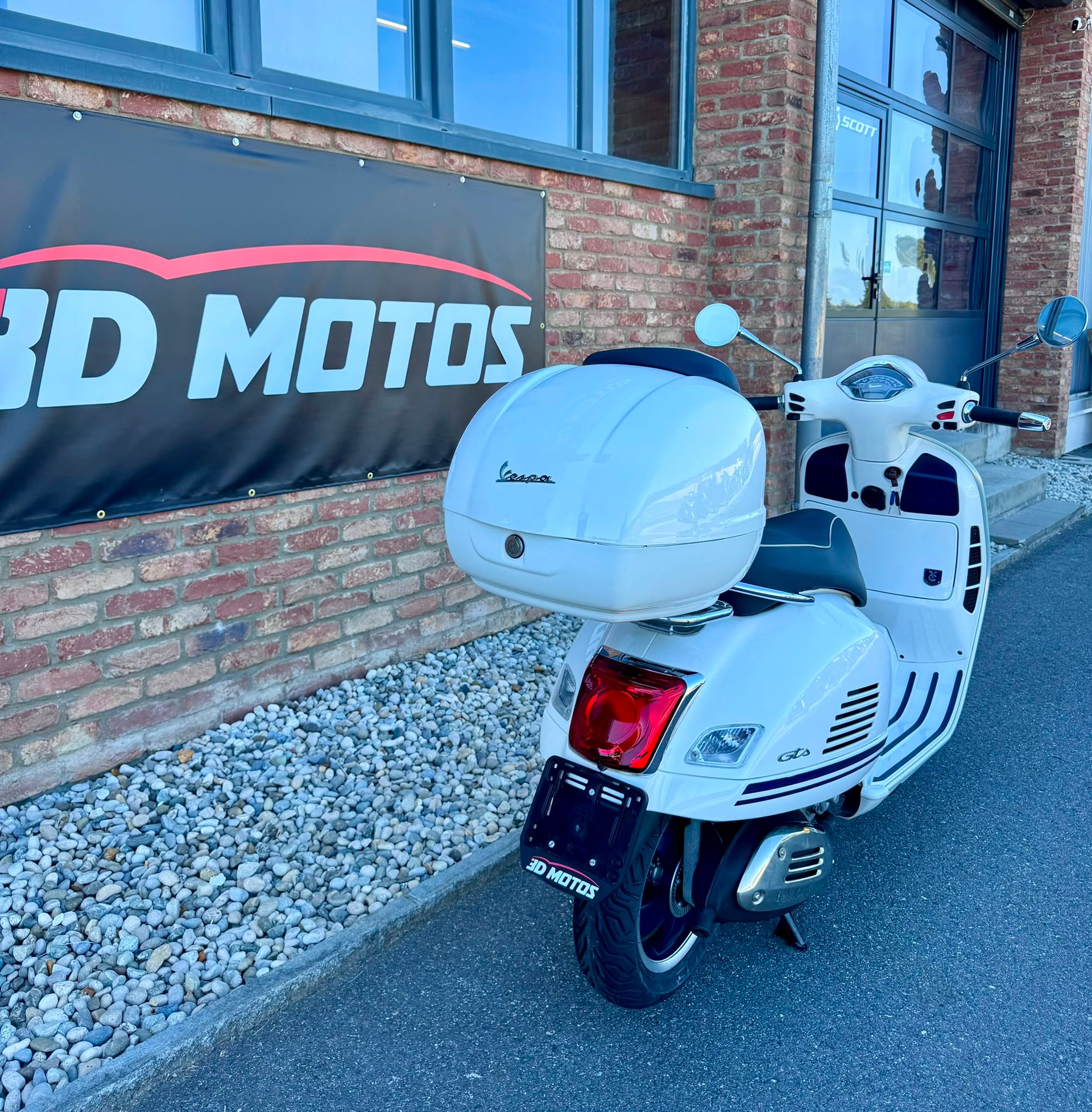 PIAGGIO Vespa GTS 300 HPE Yacht Club ABS/ASR-image-4