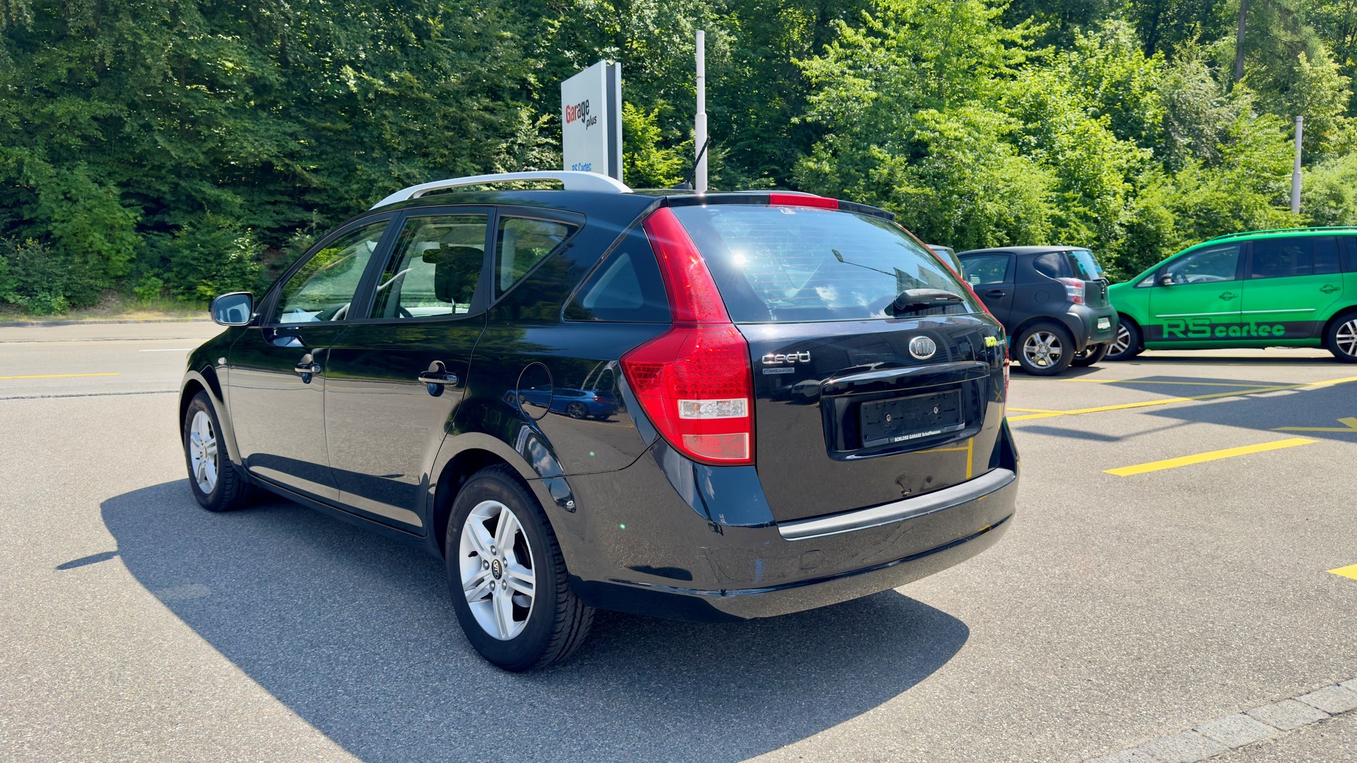KIA Cee'd Sporty Wagon 1.6 16V Trend-image-1