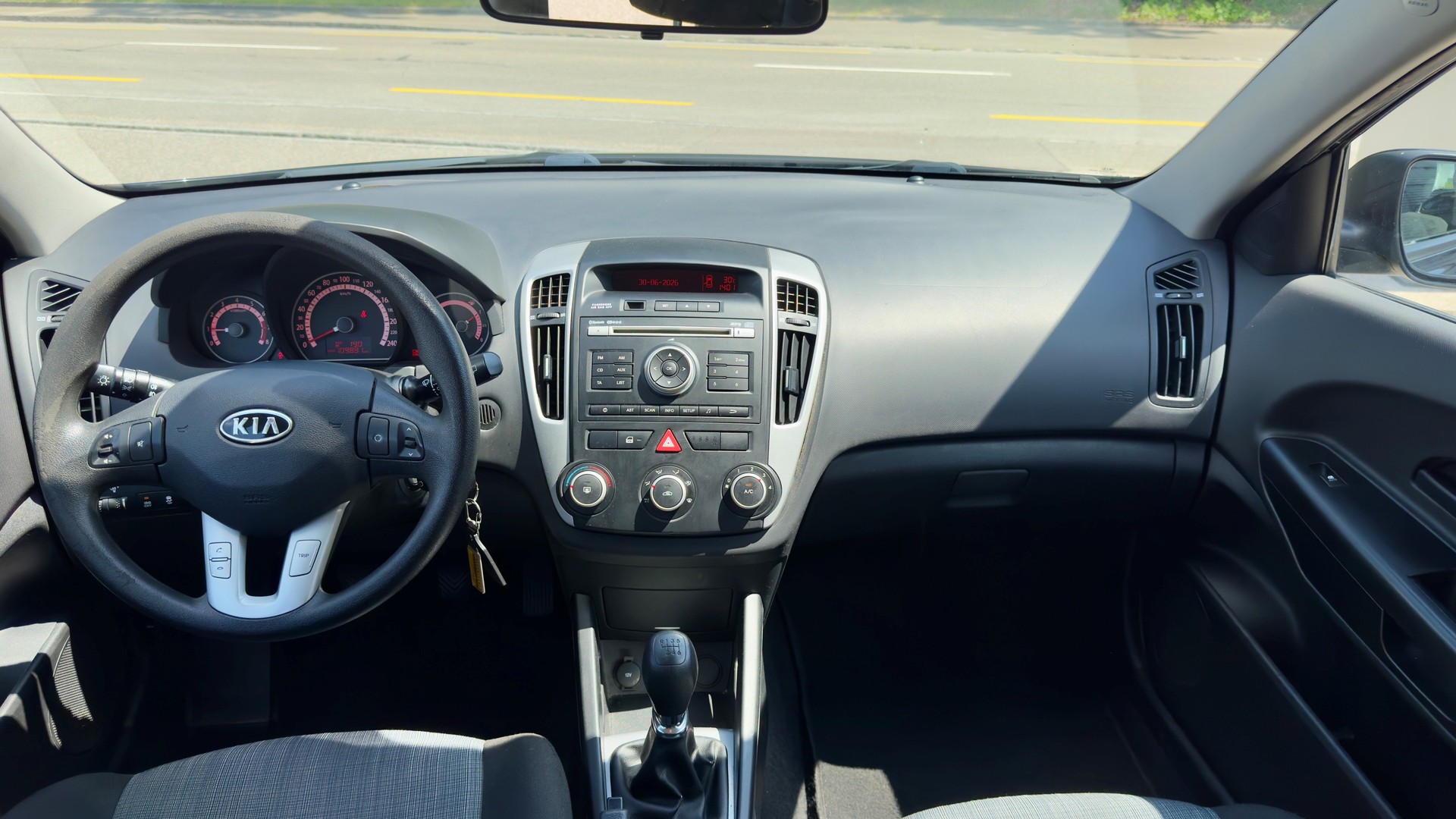KIA Cee'd Sporty Wagon 1.6 16V Trend-image-4