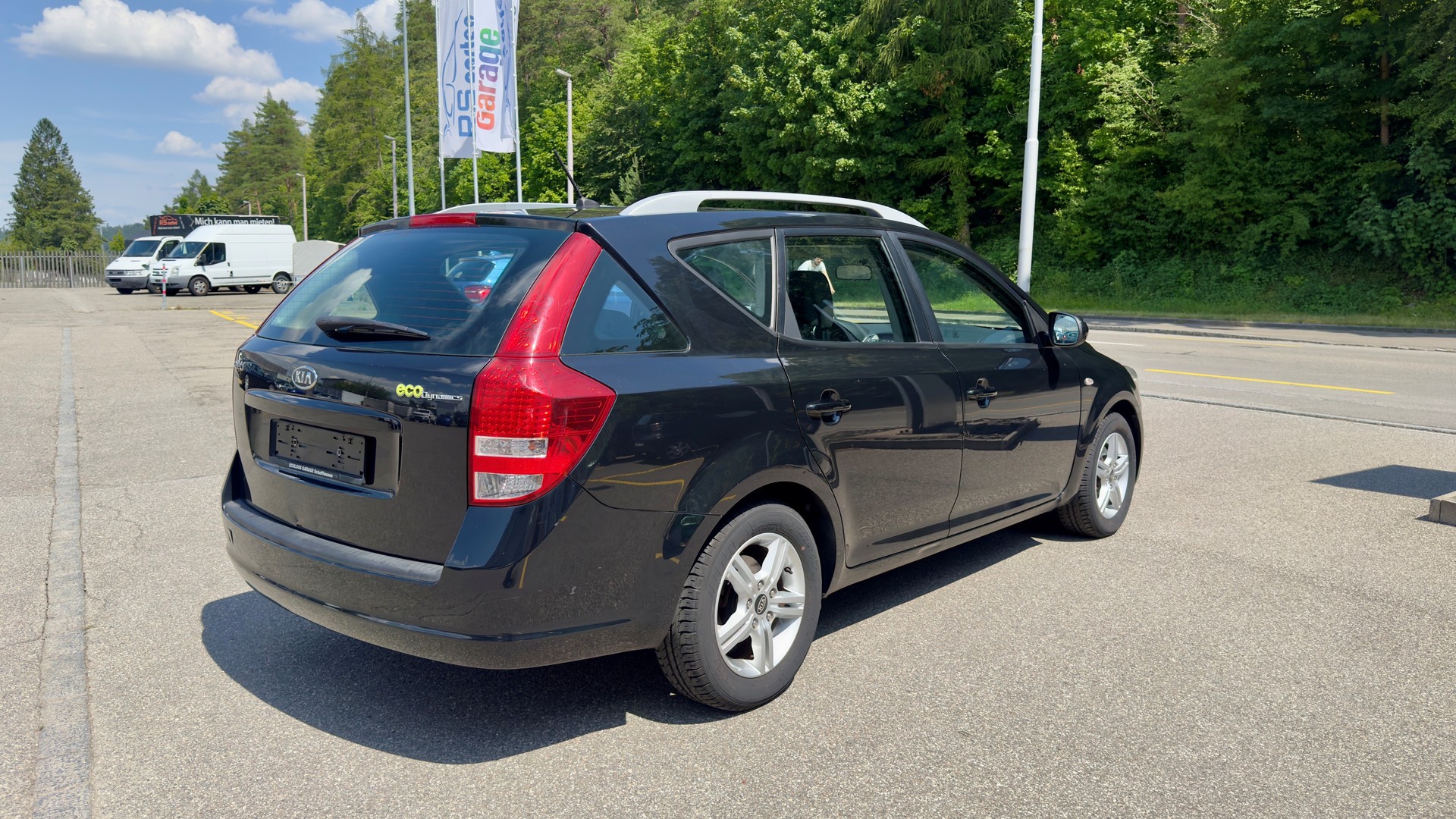KIA Cee'd Sporty Wagon 1.6 16V Trend-image-2