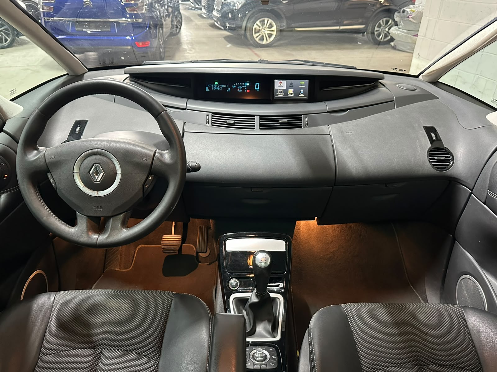 RENAULT Espace 2.0 dCi Dynamique Automatic-image-10