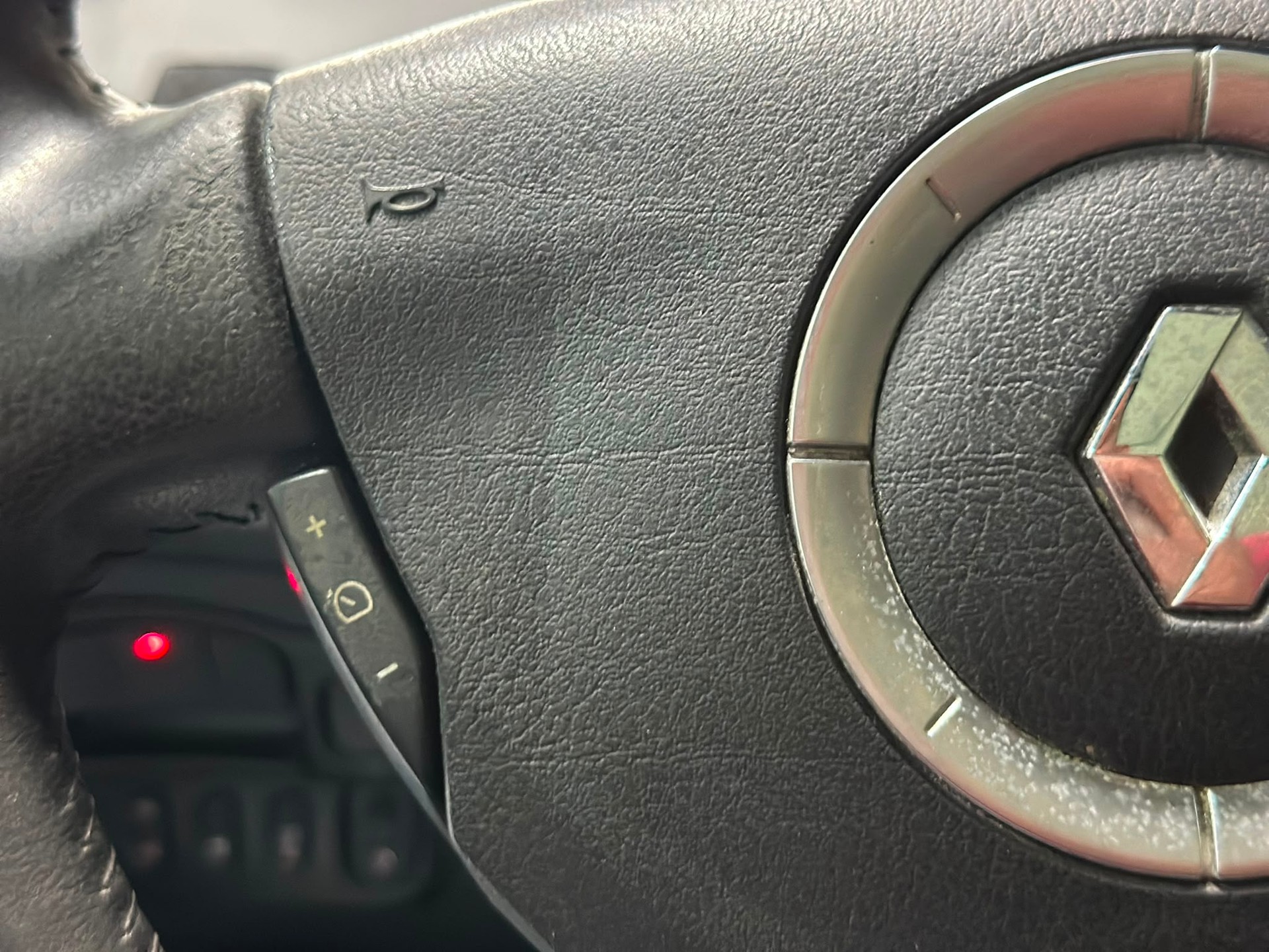 RENAULT Espace 2.0 dCi Dynamique Automatic-image-13