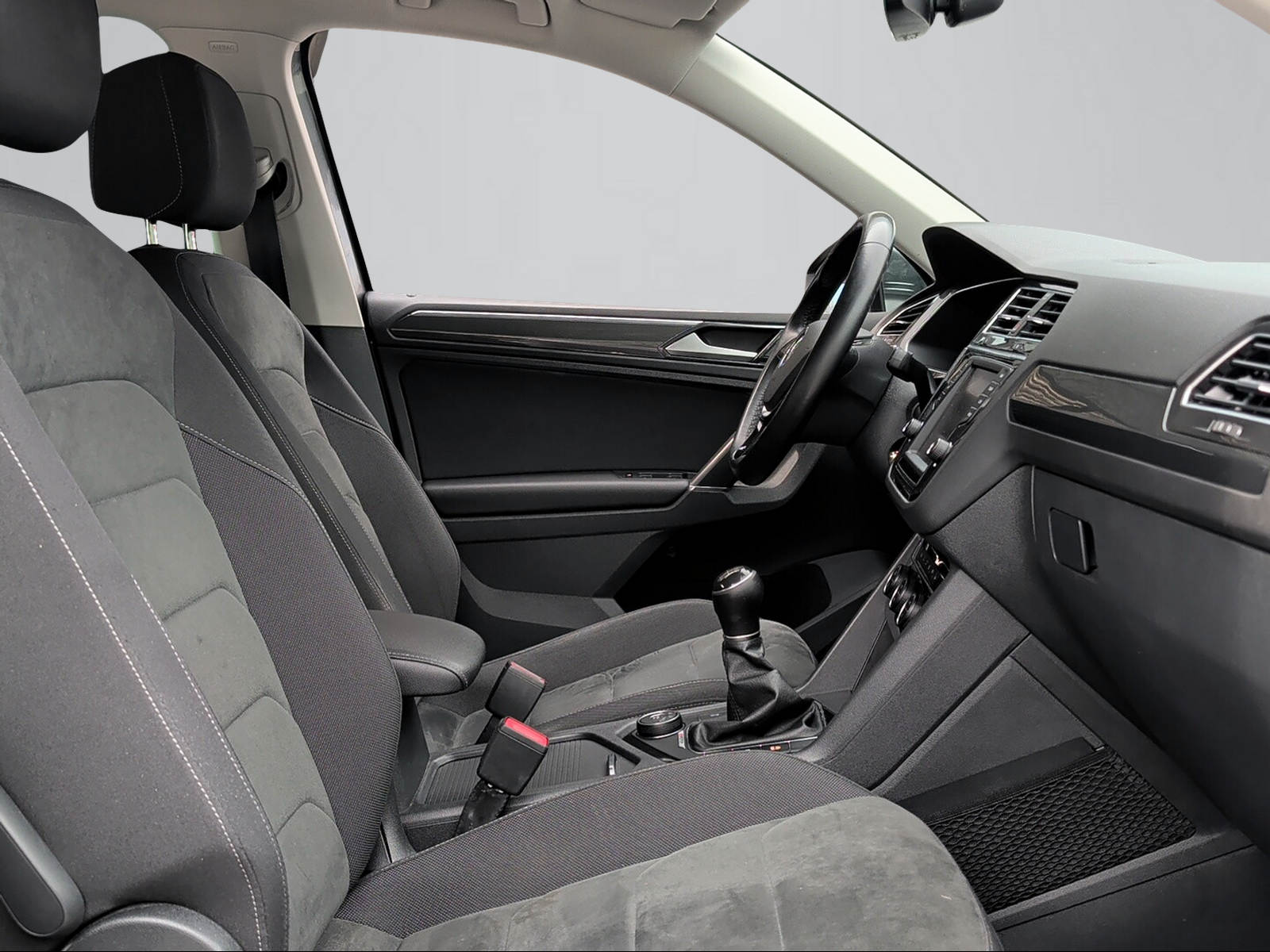 VW Tiguan 2.0TSI Highline 4Motion-image-6
