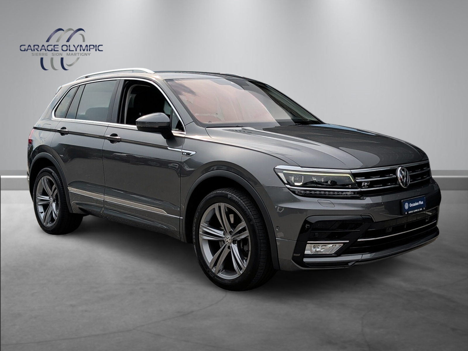 VW Tiguan 2.0TSI Highline 4Motion-image-1