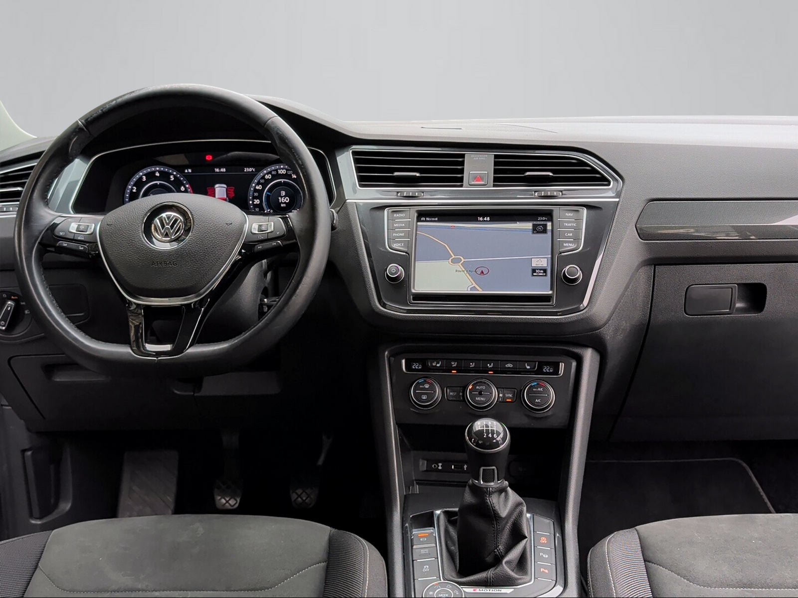 VW Tiguan 2.0TSI Highline 4Motion-image-5